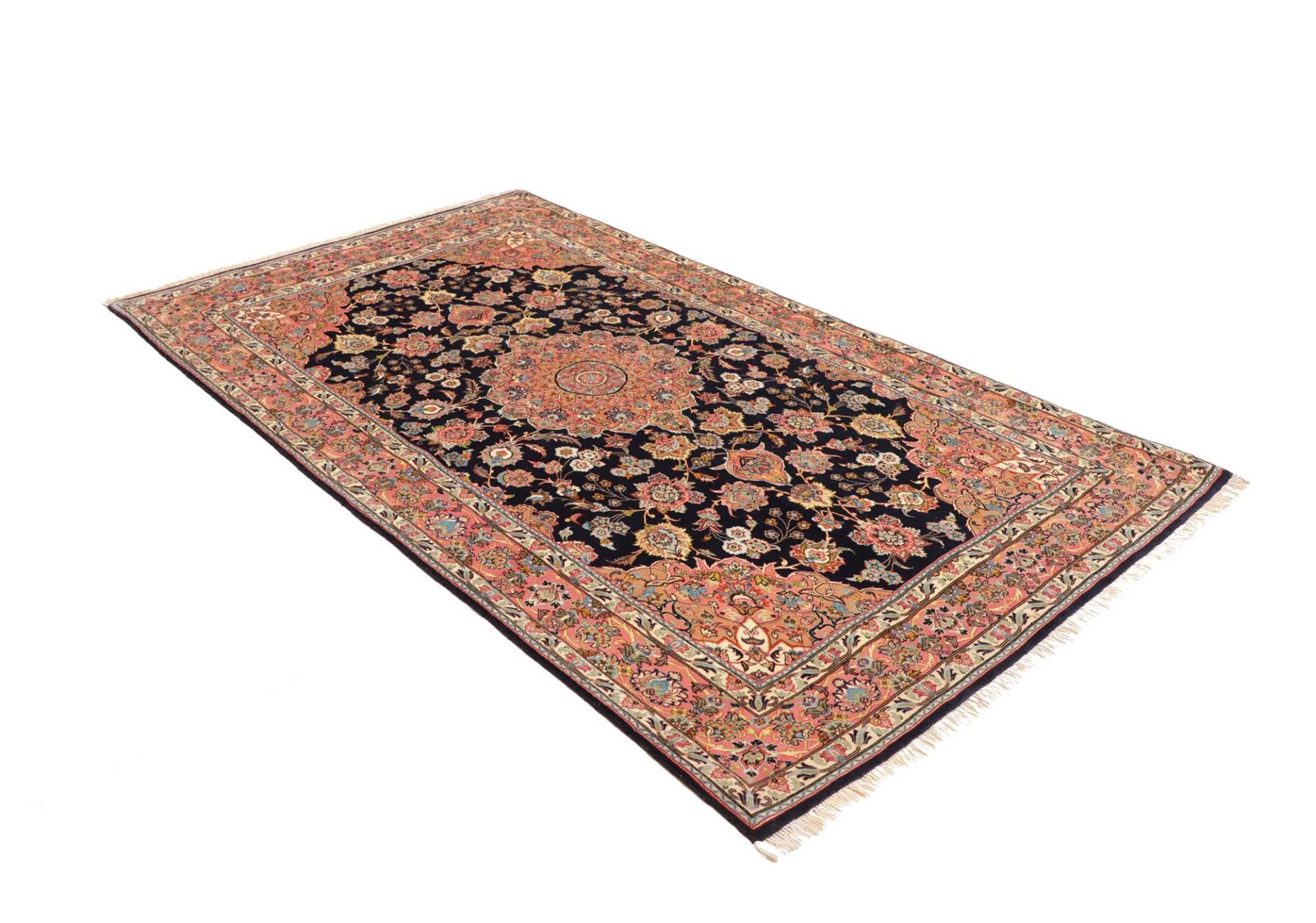 Isfahan Perserteppich aus Iran, 139 × 227 cm