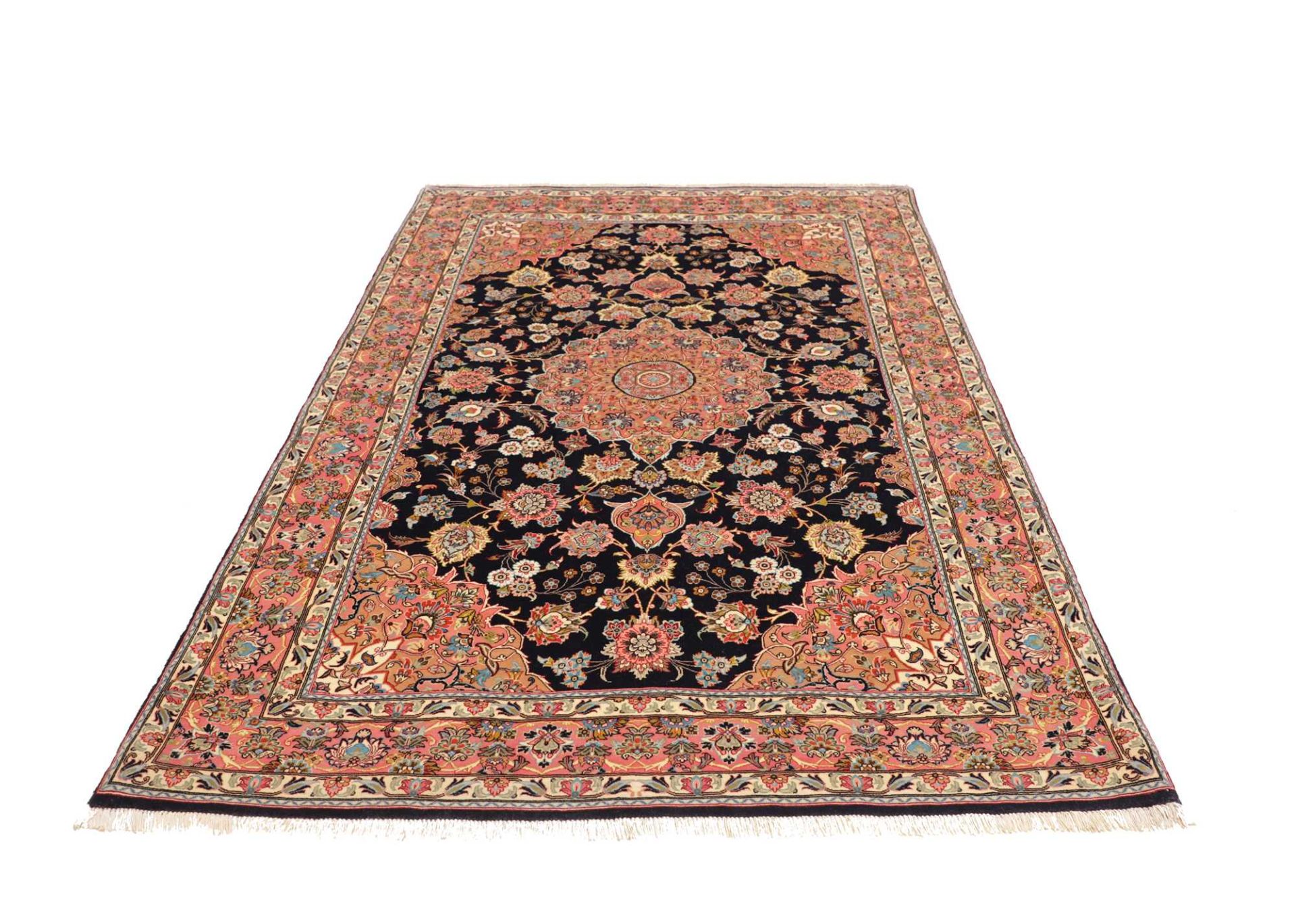 Isfahan Perserteppich aus Iran, 139 × 227 cm