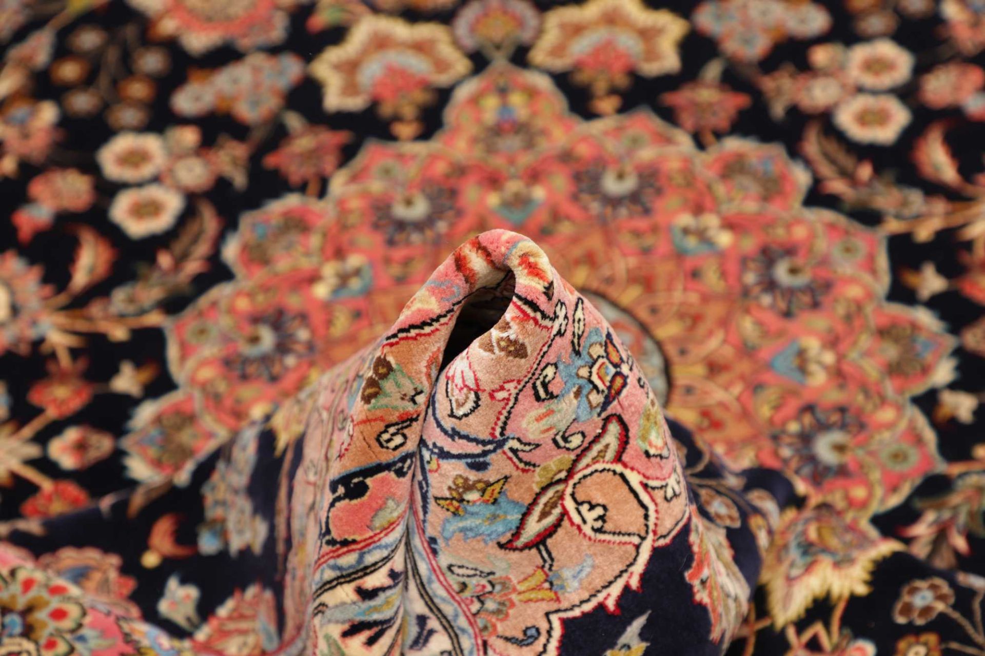 Isfahan Perserteppich aus Iran, 139 × 227 cm