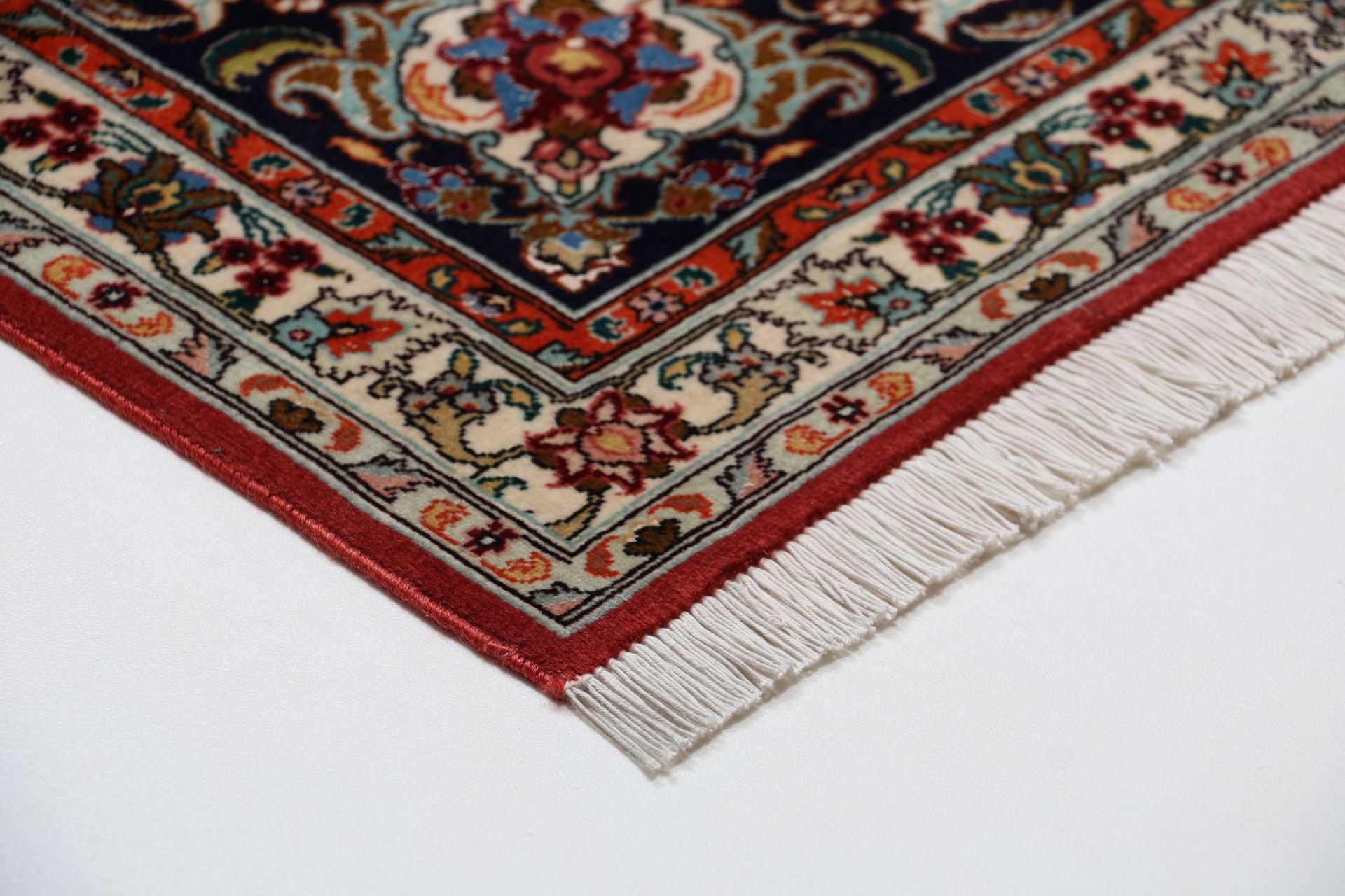 Täbriz Perserteppich 253 × 350 cm aus Wolle & Seide, handgeknüpft