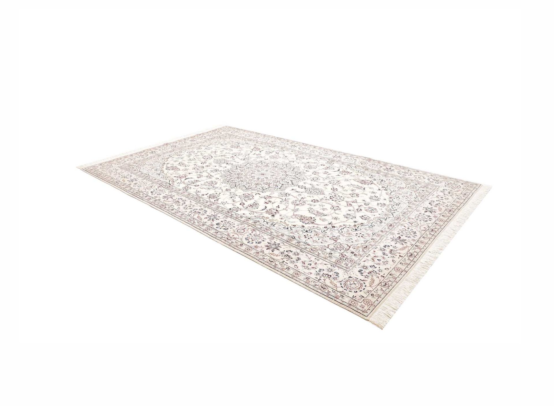 Handgeknüpfter Nain Perserteppich 211 × 331 cm