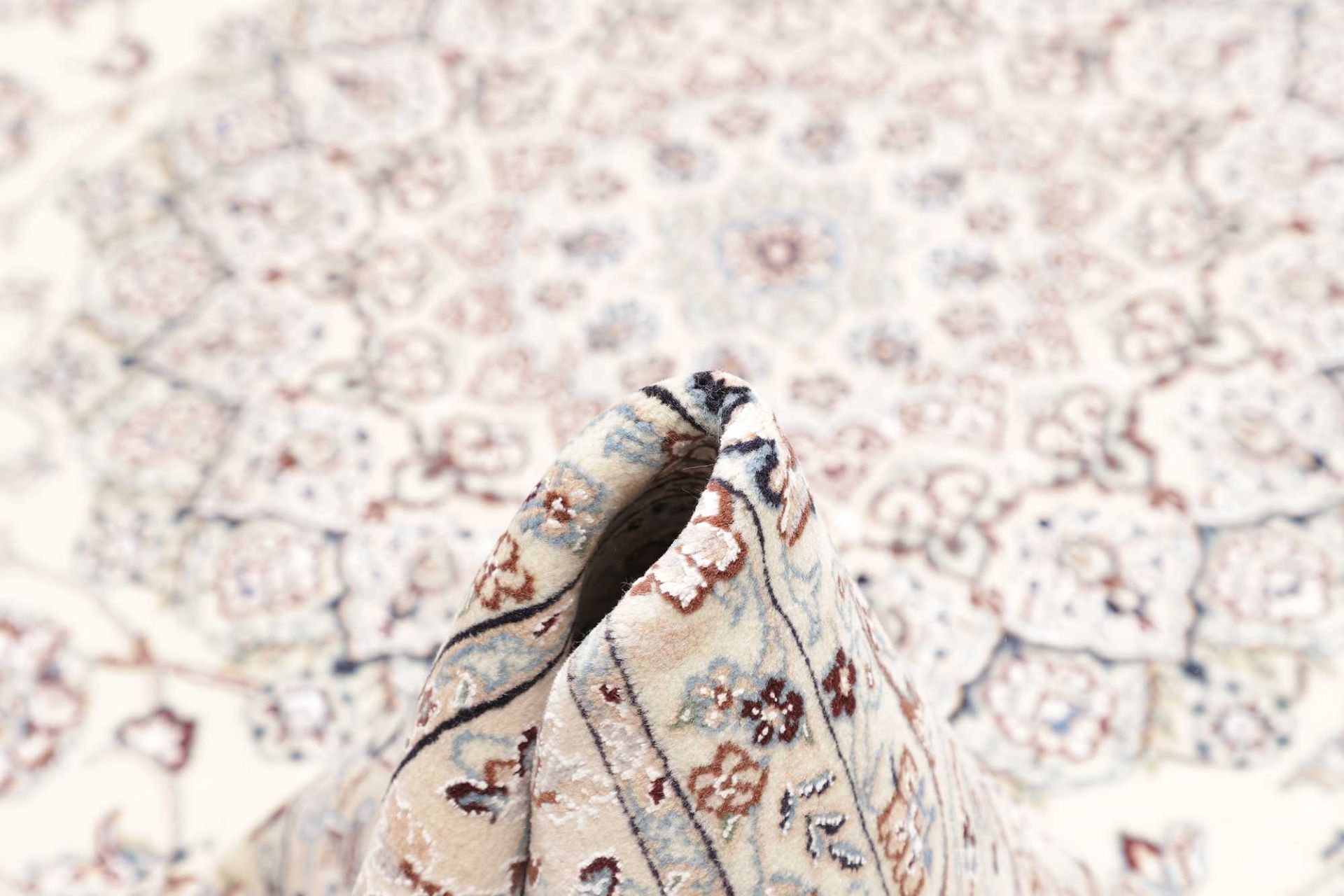 Handgeknüpfter Nain Perserteppich 211 × 331 cm