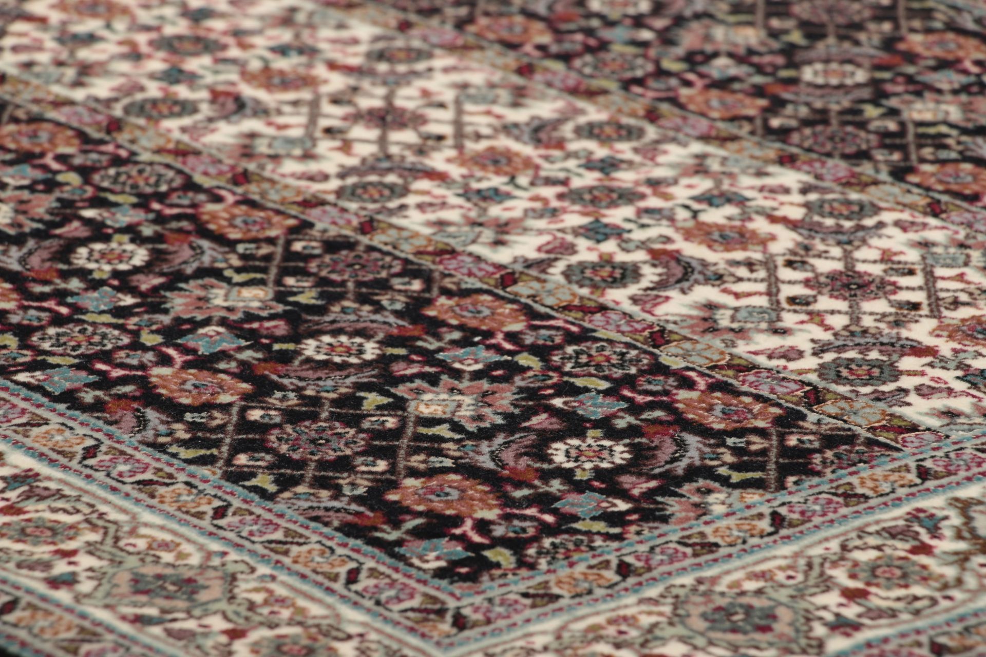 Handgeknüpfter Täbriz Perserteppich, 82 × 288 cm, Wolle & Seide