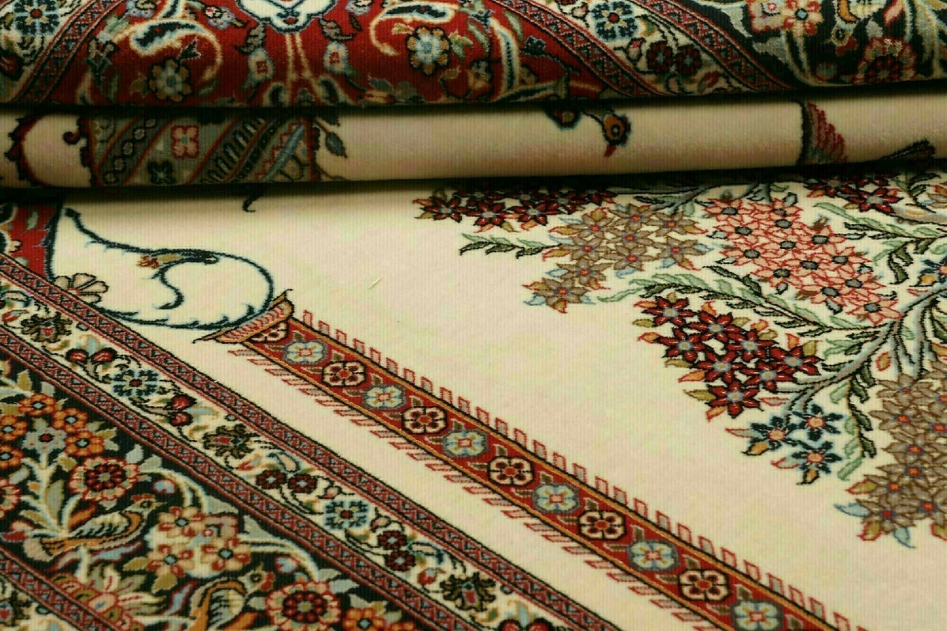 Isfahan Perserteppich 137 × 203 cm aus Wolle & Seide, handgeknüpft