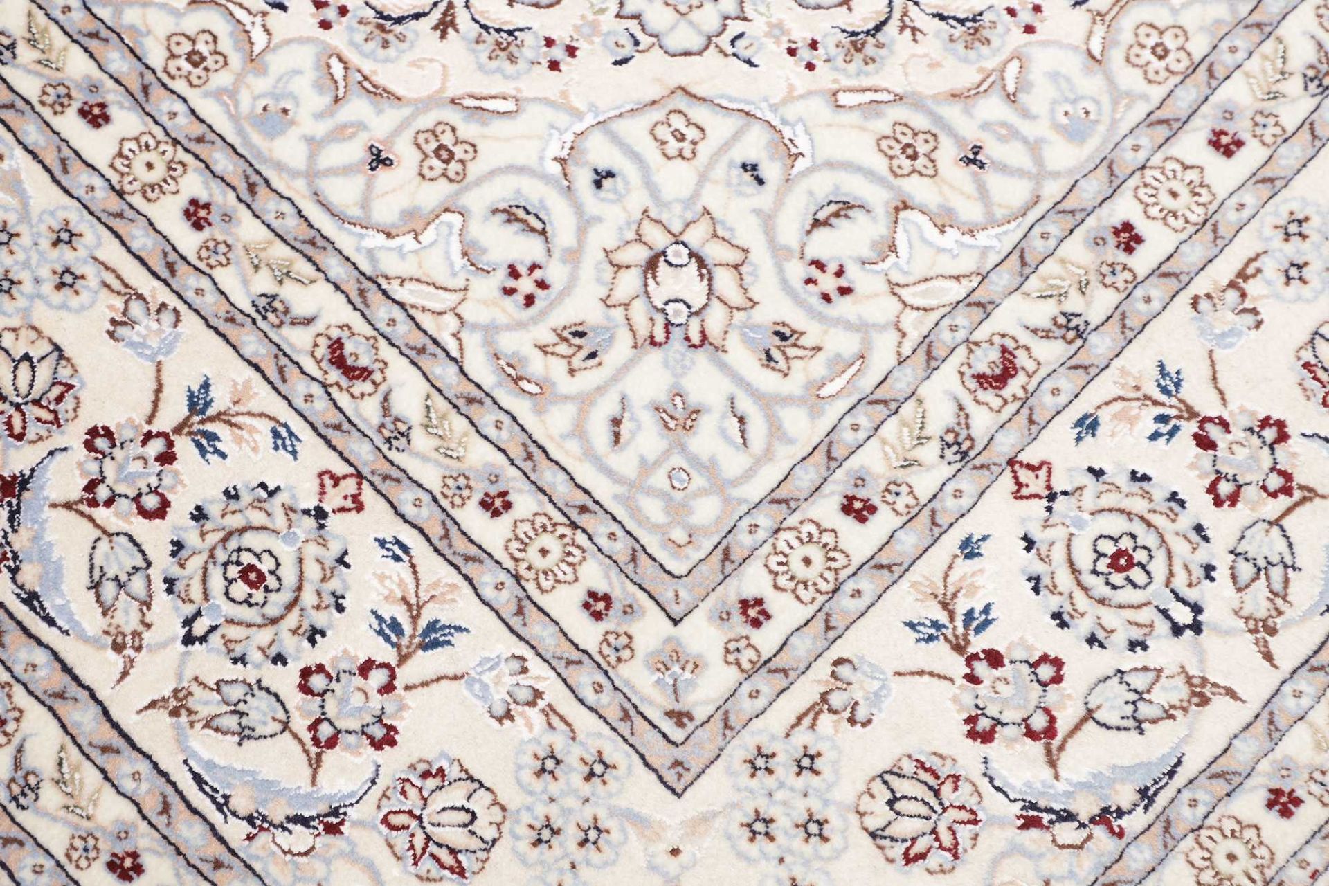 perserteppich-nain-201-x-294-cm-schurwolle-handgeknupft-exklusiv-5 Handgeknüpfter Nain Perserteppich, 201 × 294 cm, Wolle