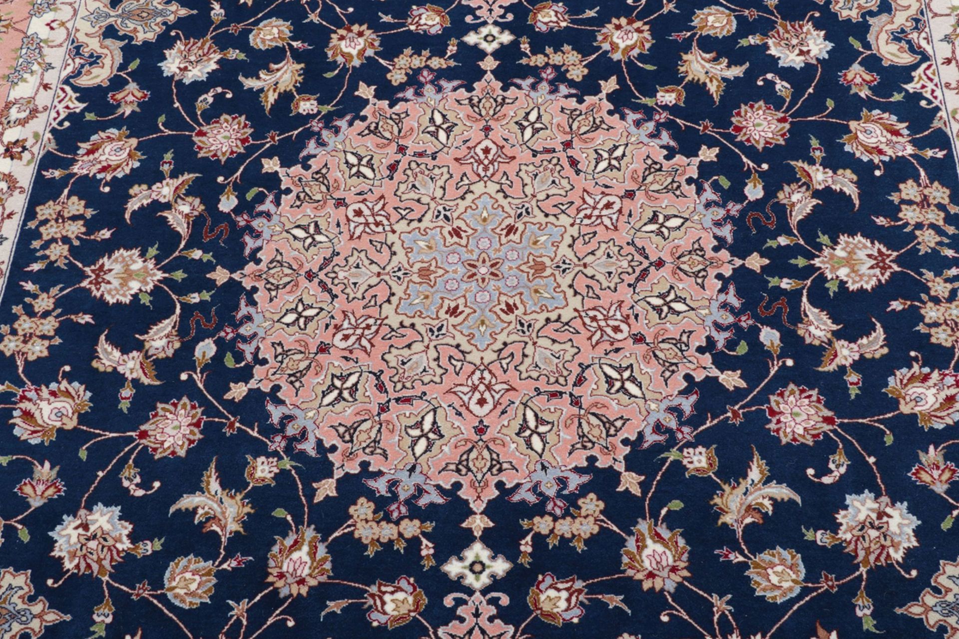 Täbriz Perserteppich 200 × 295 cm aus Wolle & Seide, handgeknüpft