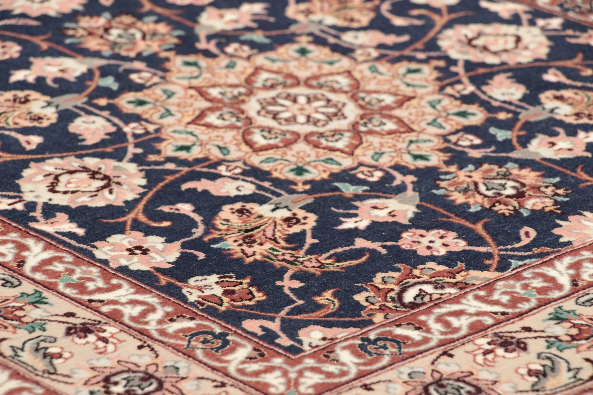 Isfahan Perserteppich 76 × 260 cm aus Wolle & Seide, handgeknüpft
