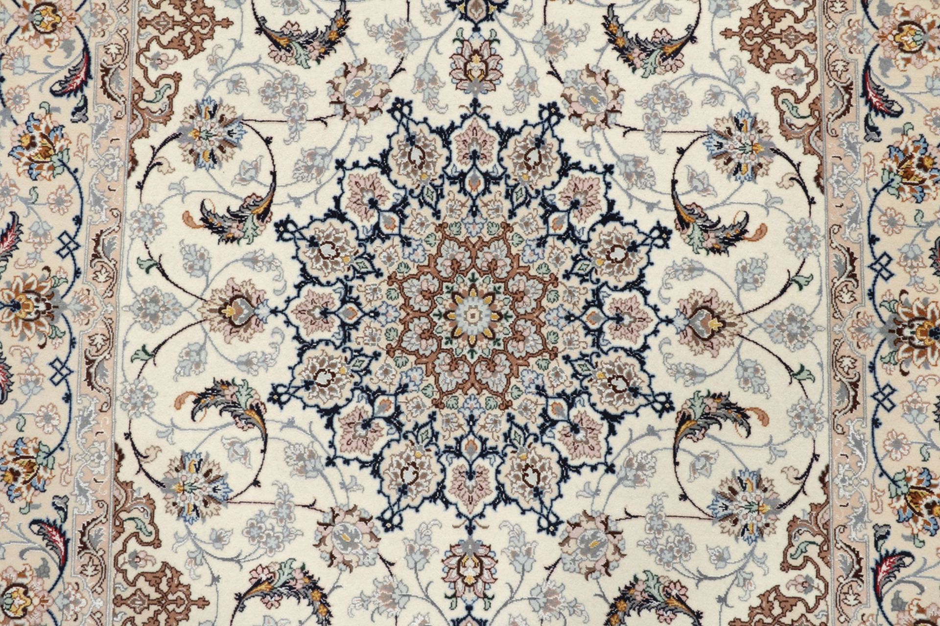 Handgeknüpfter Isfahan Perserteppich, 110 × 175 cm, Wolle & Seide