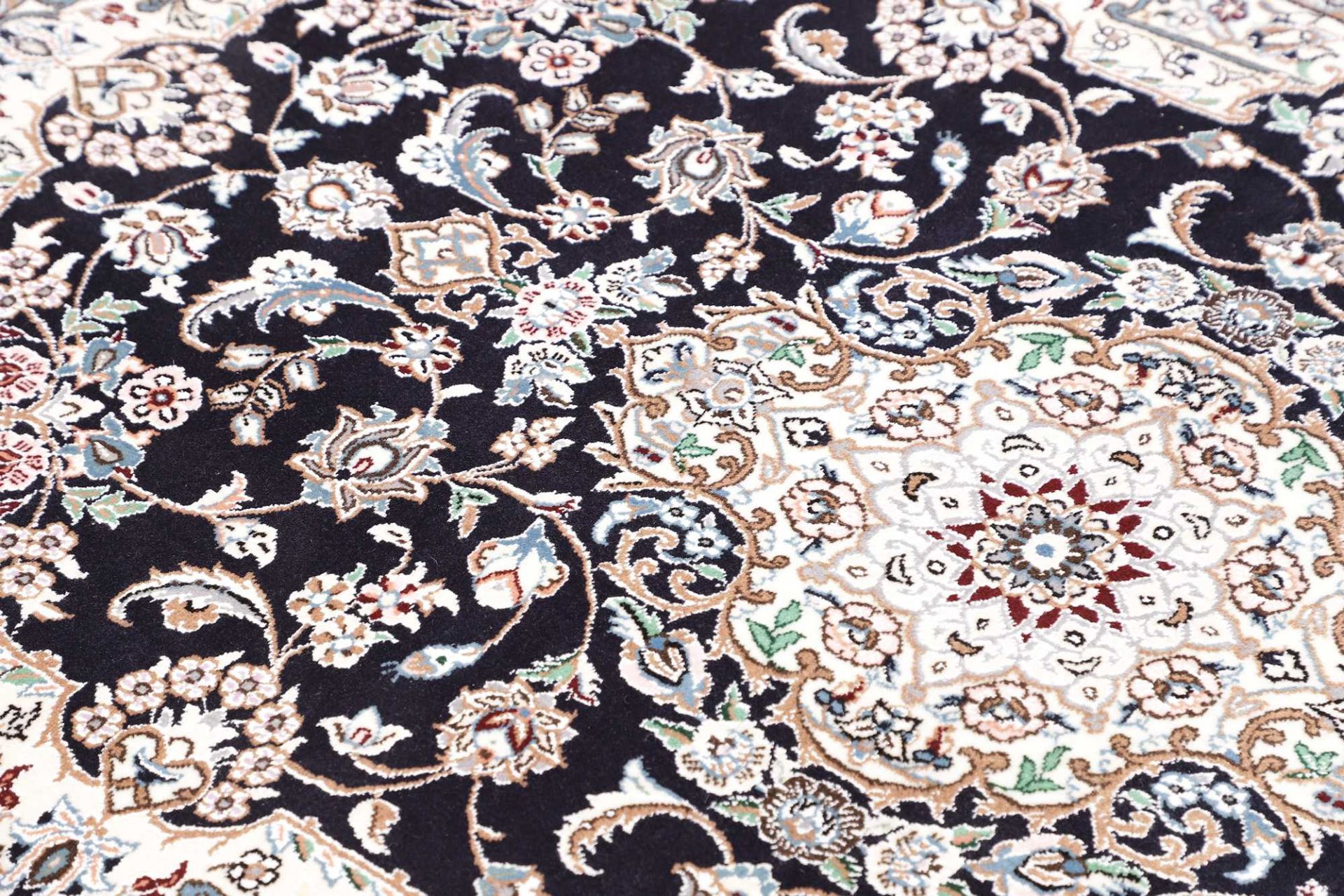 Nain Perserteppich aus Iran, 104 × 153 cm