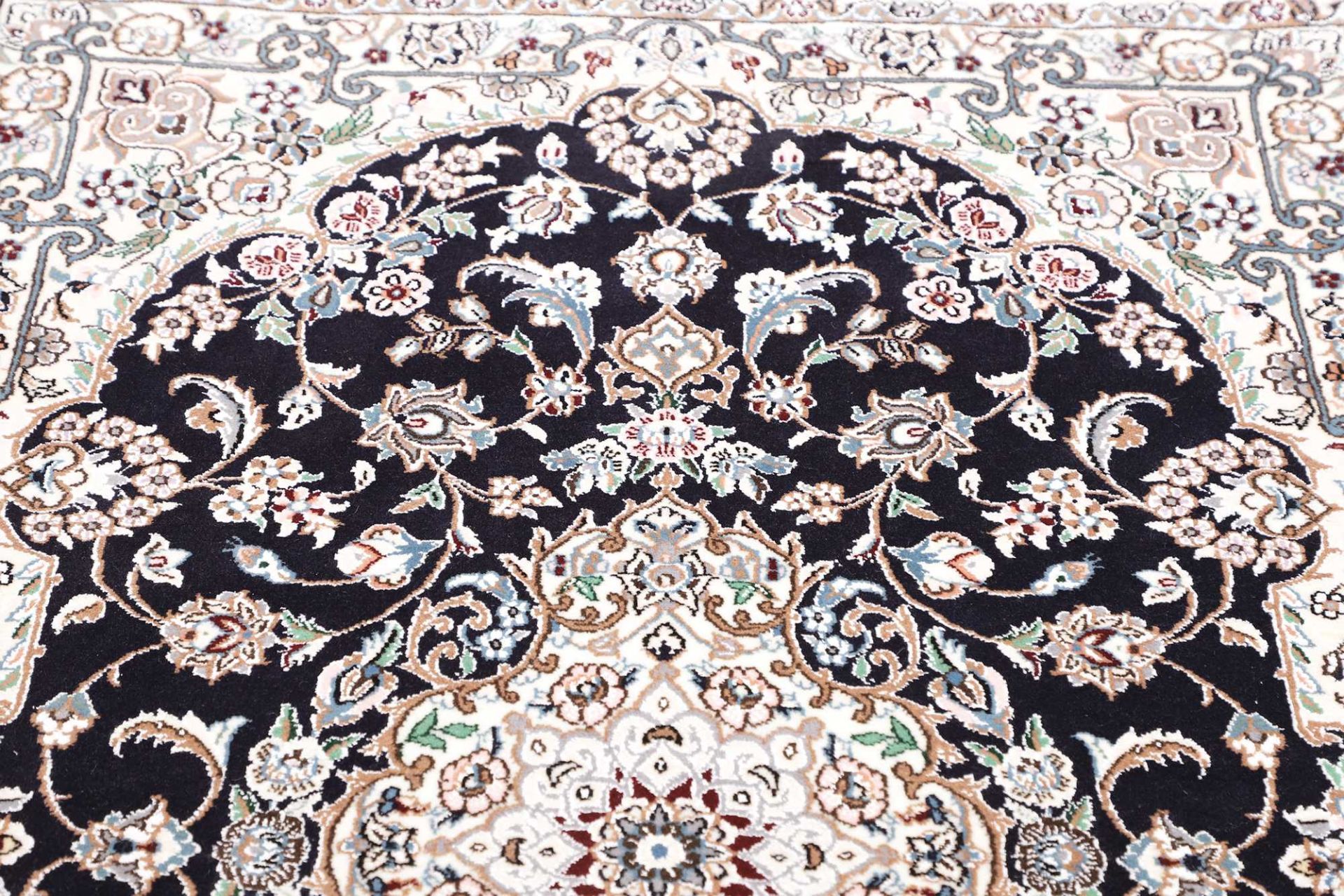 Nain Perserteppich aus Iran, 104 × 153 cm