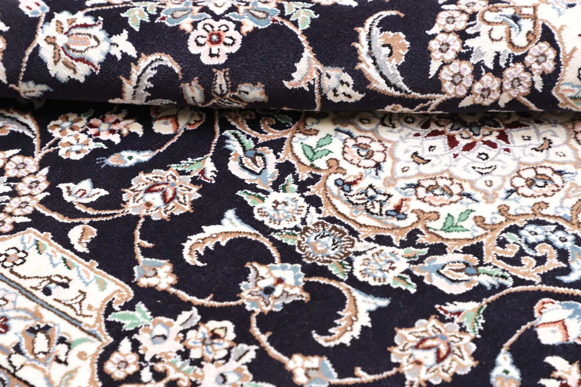 Nain Perserteppich aus Iran, 104 × 153 cm