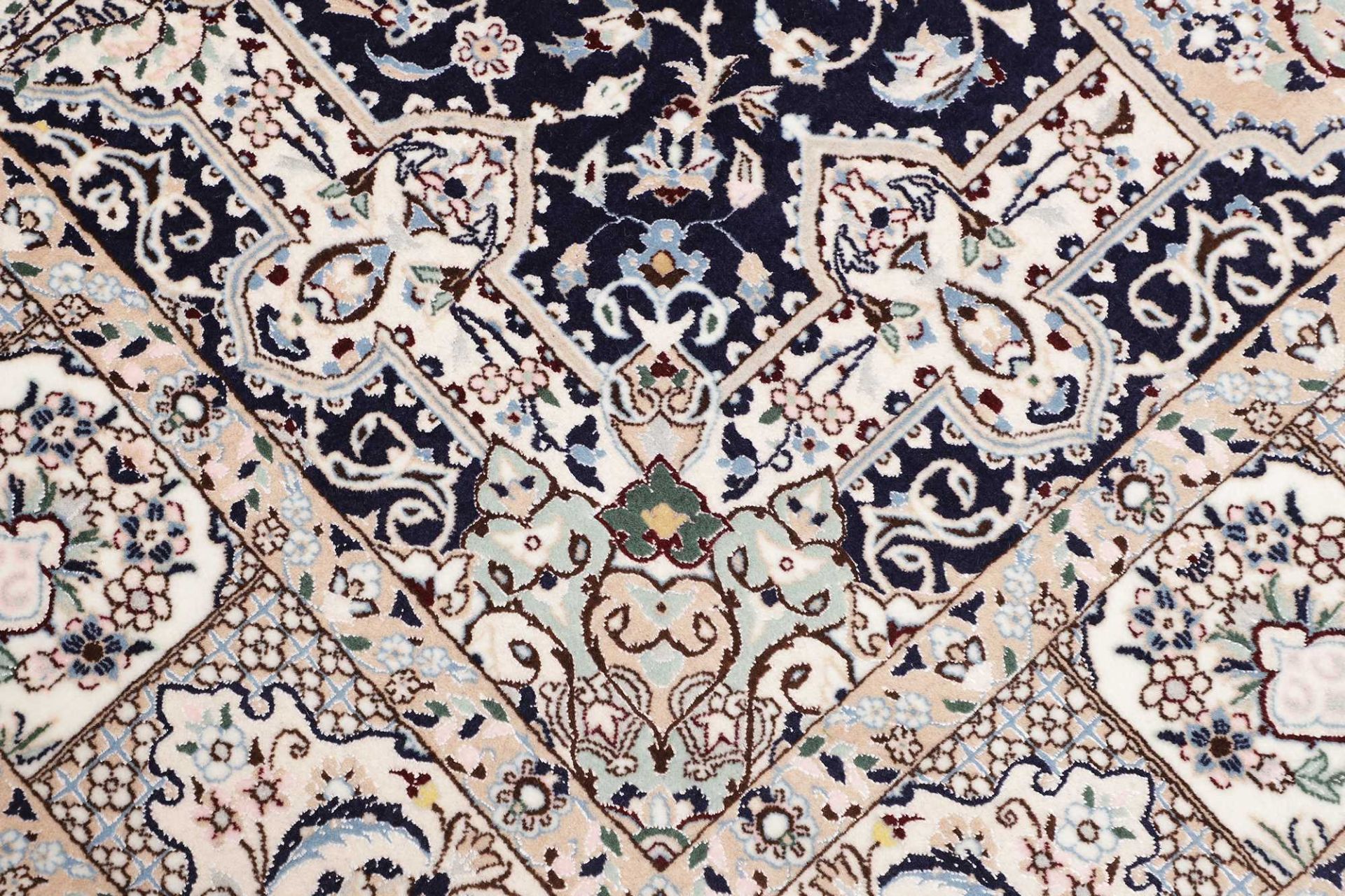 Nain Perserteppich aus Iran, 155 × 255 cm