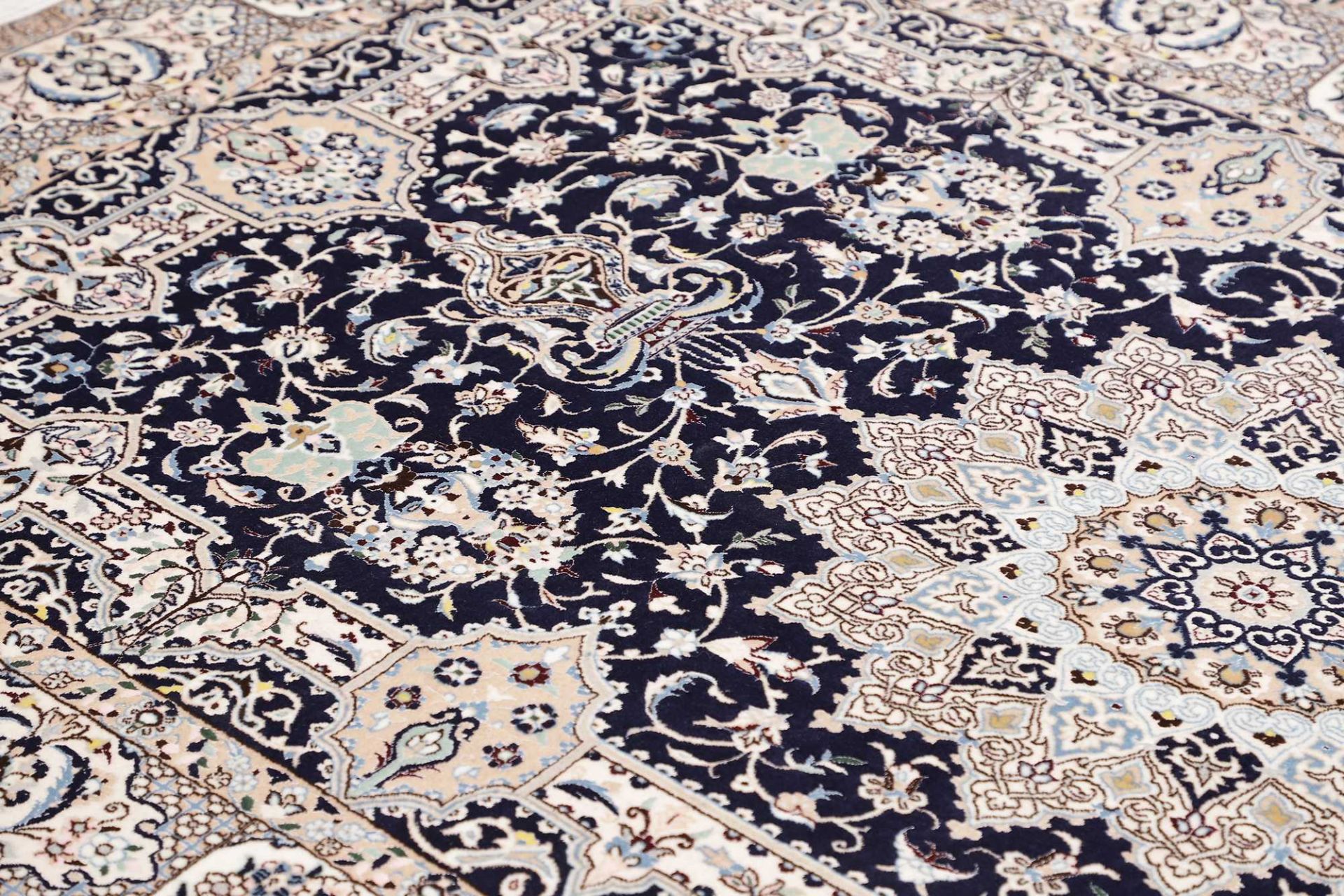 Nain Perserteppich aus Iran, 155 × 255 cm