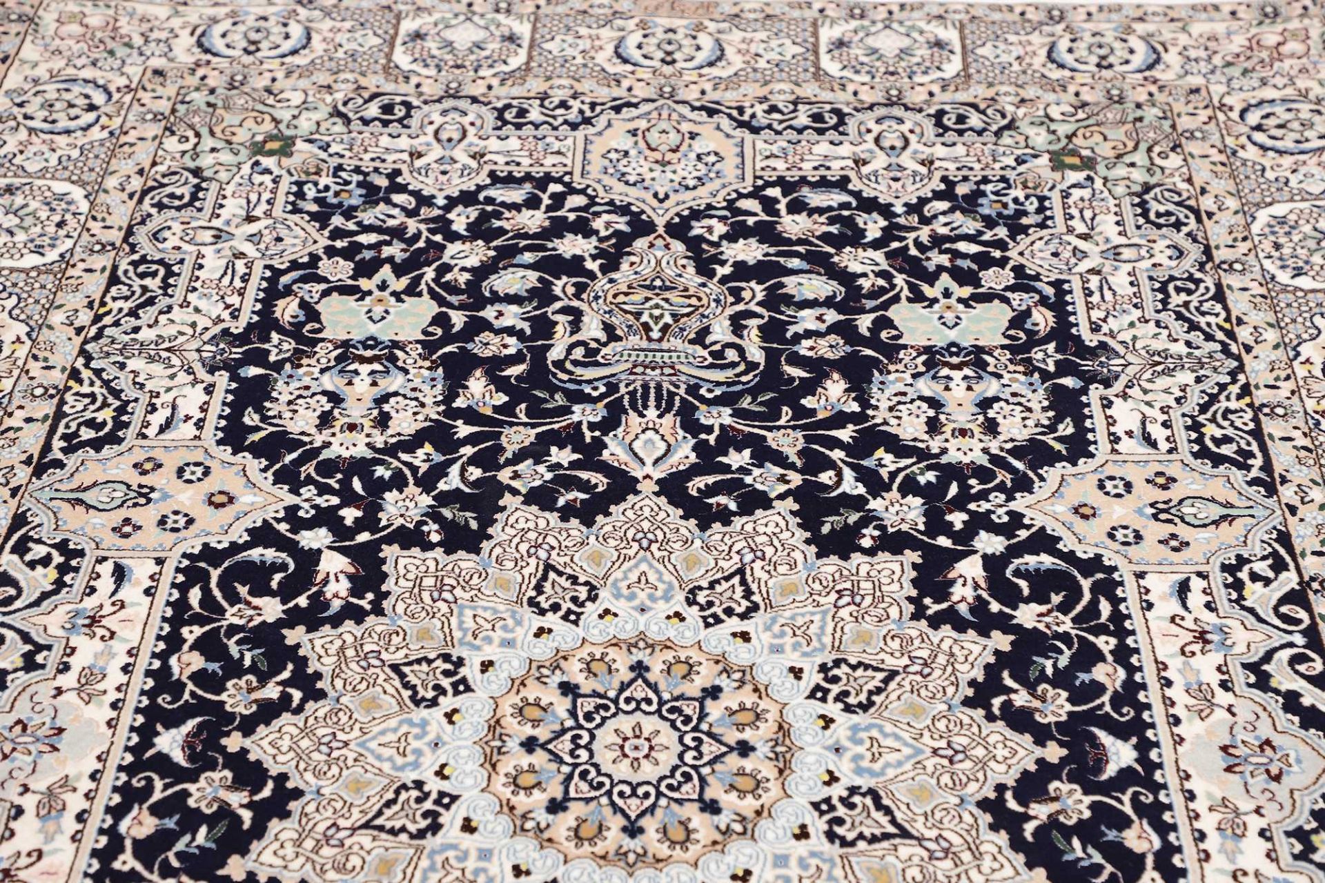 Nain Perserteppich aus Iran, 155 × 255 cm