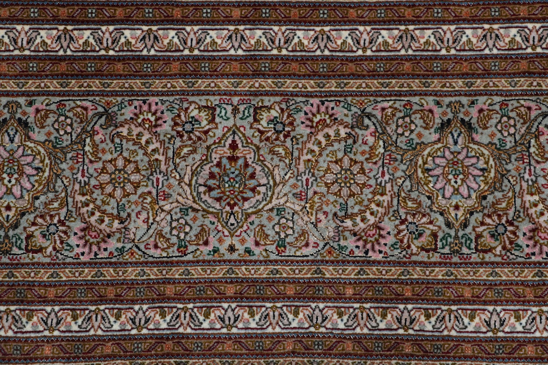 Handgeknüpfter Täbriz Perserteppich, 255 × 320 cm, Wolle & Seide