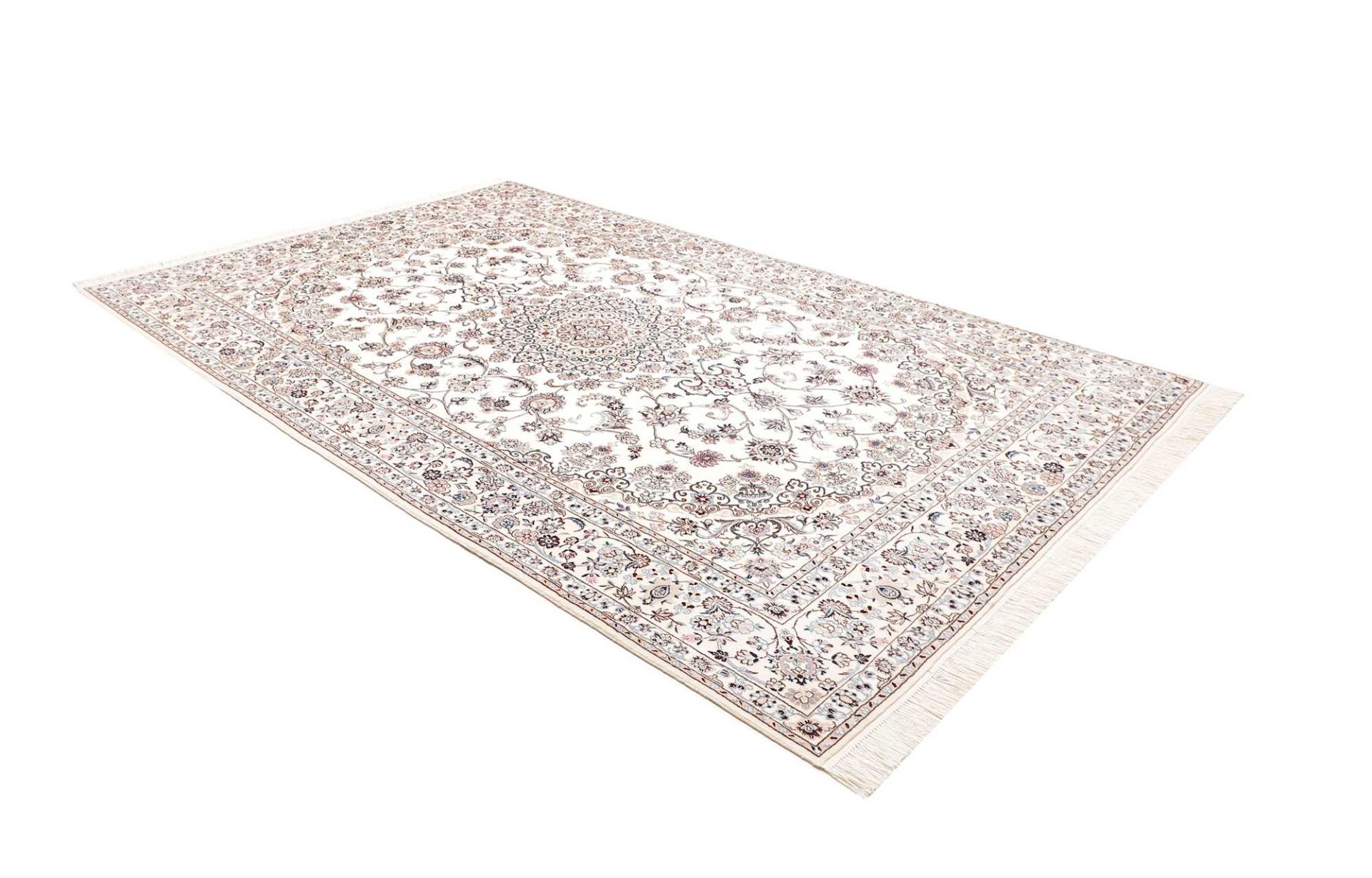 Nain Perserteppich aus Iran, 206 × 316 cm