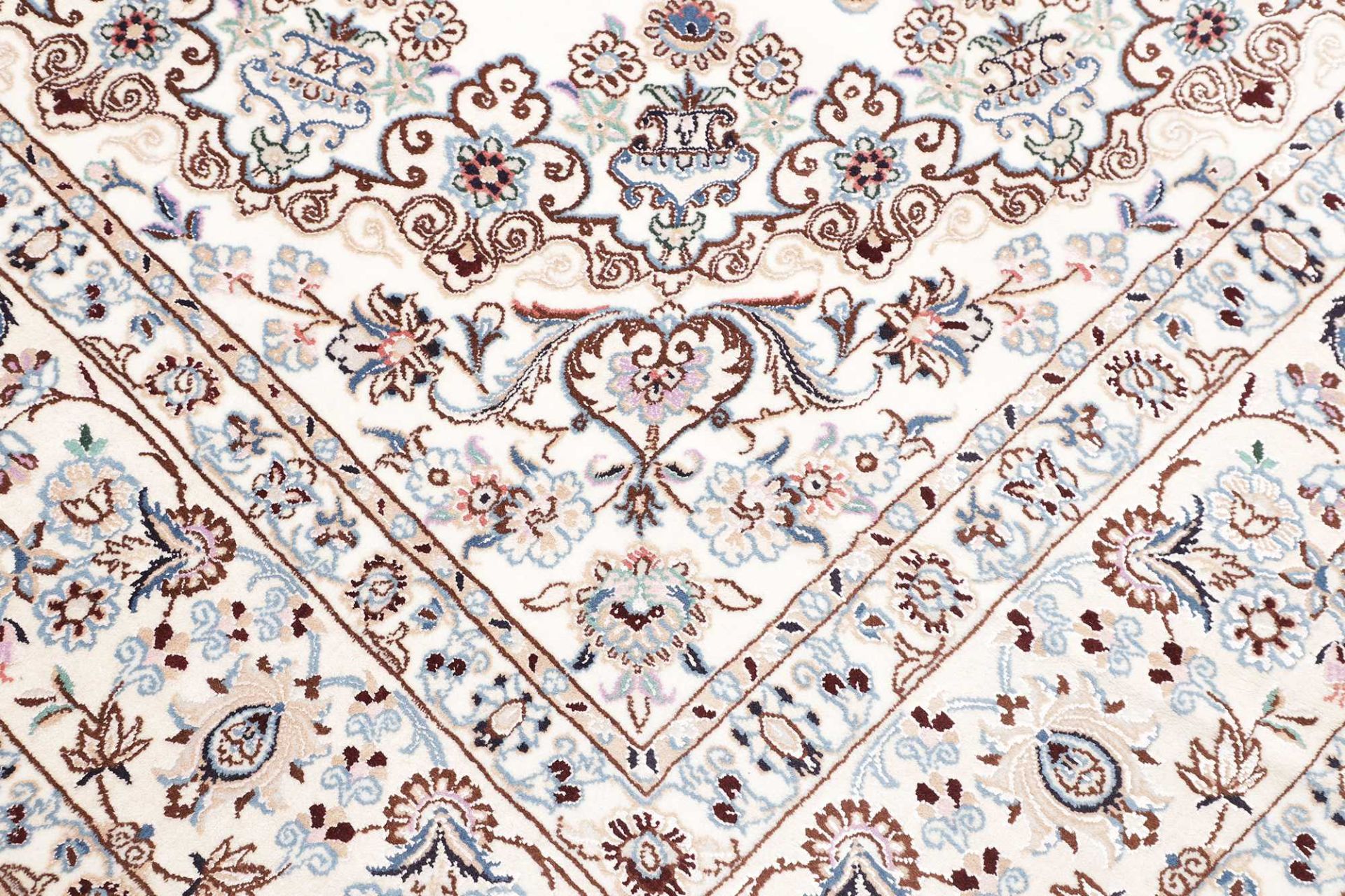 Nain Perserteppich aus Iran, 206 × 316 cm
