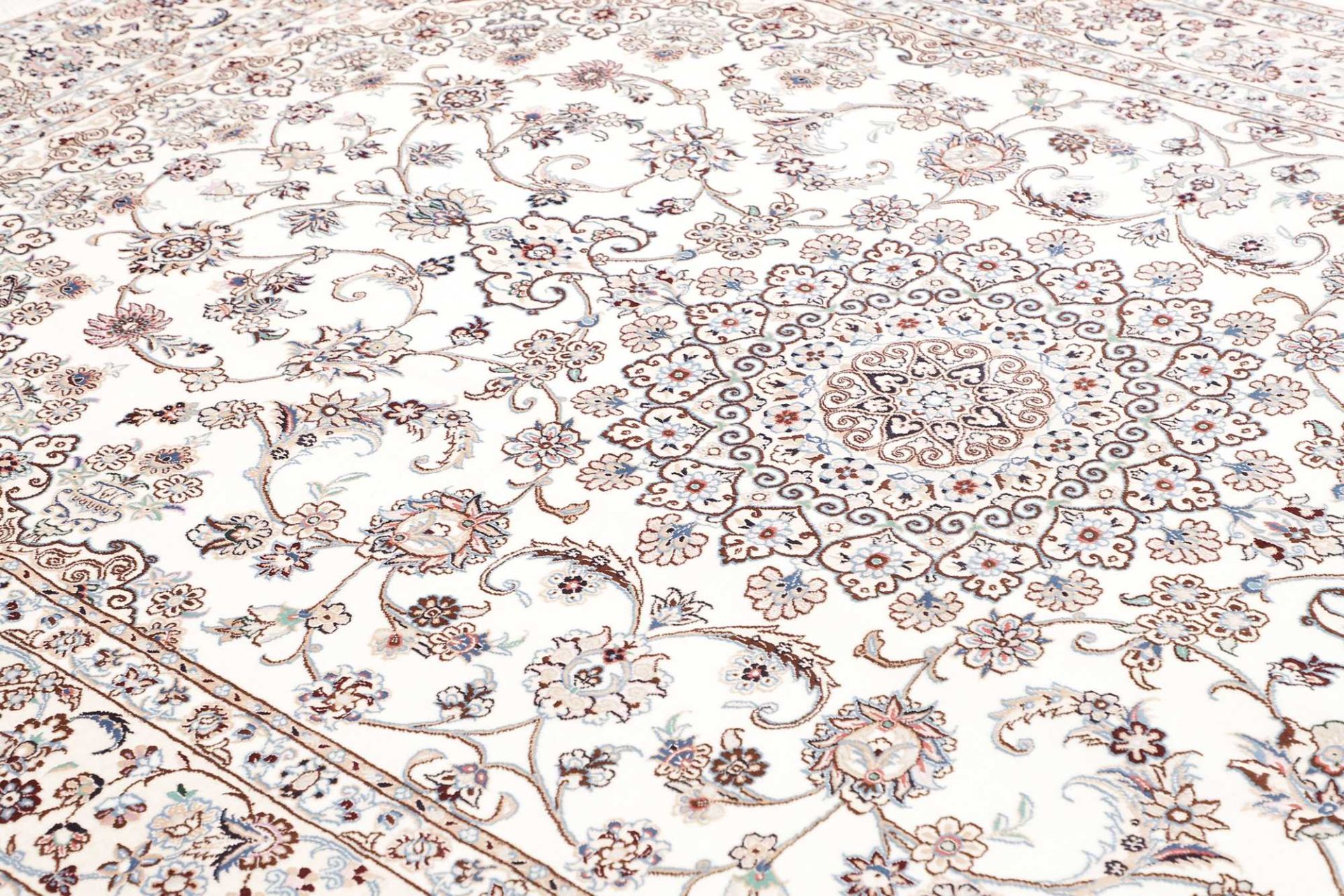 Nain Perserteppich aus Iran, 206 × 316 cm