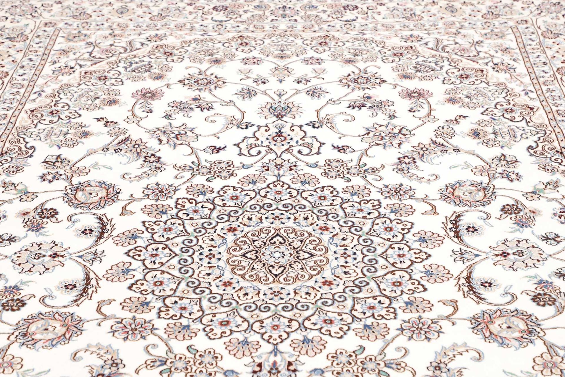 Nain Perserteppich aus Iran, 206 × 316 cm