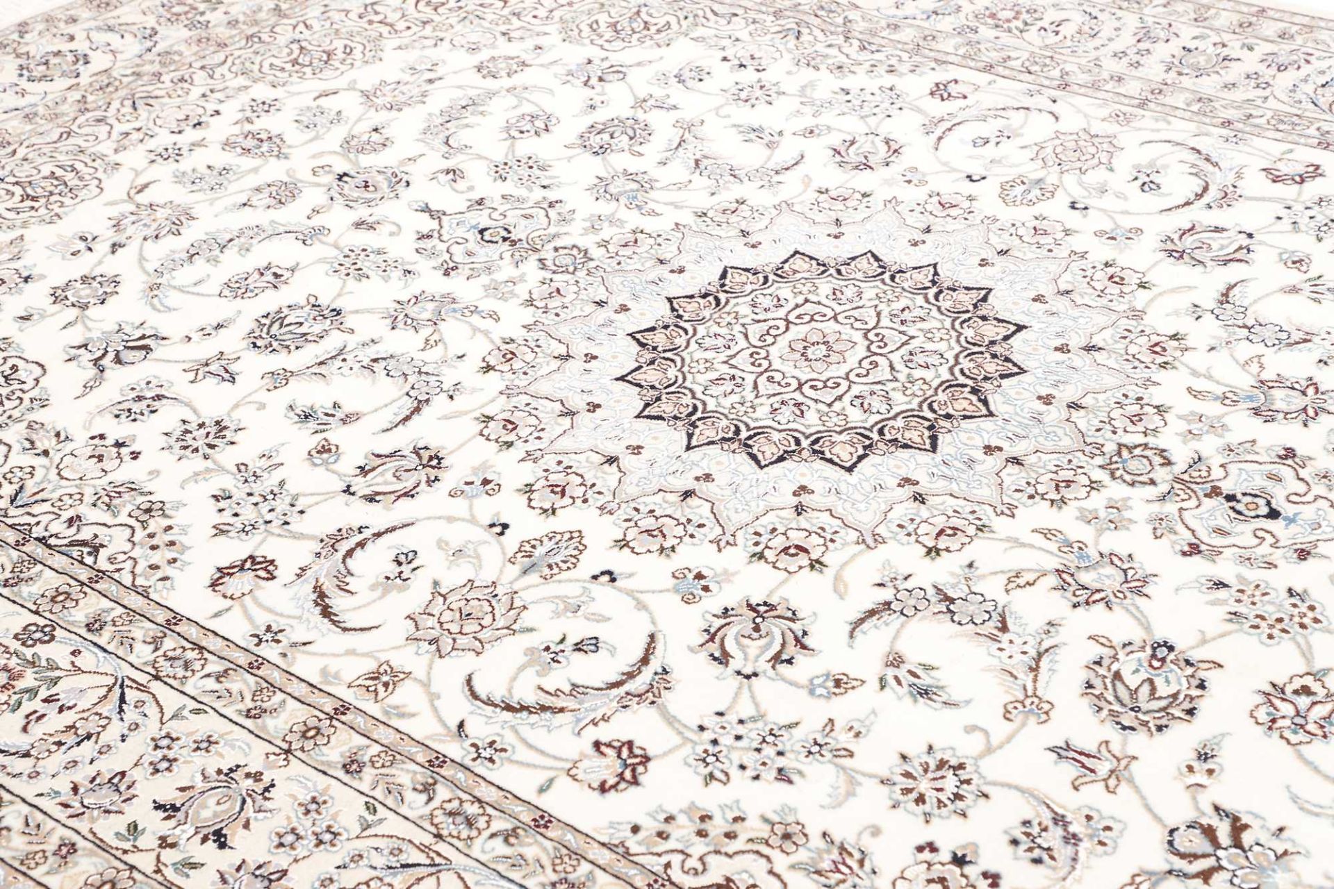 Handgeknüpfter Nain Perserteppich 209 × 309 cm