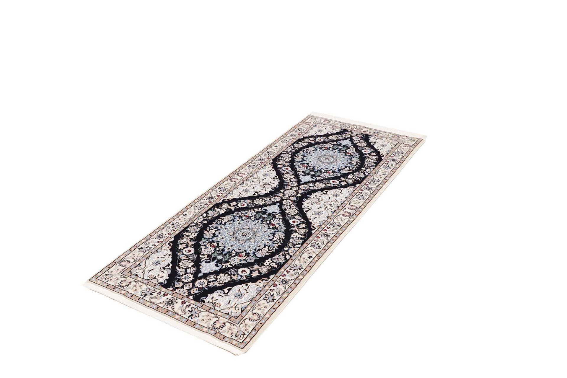 Nain Perserteppich aus Iran, 74 × 174 cm