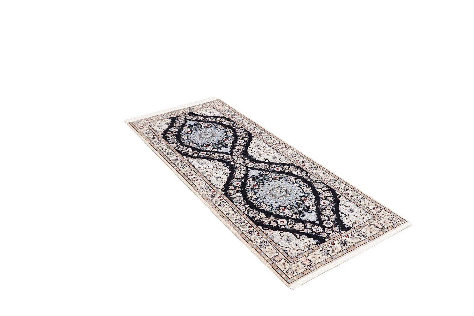 Nain Perserteppich aus Iran, 74 × 174 cm