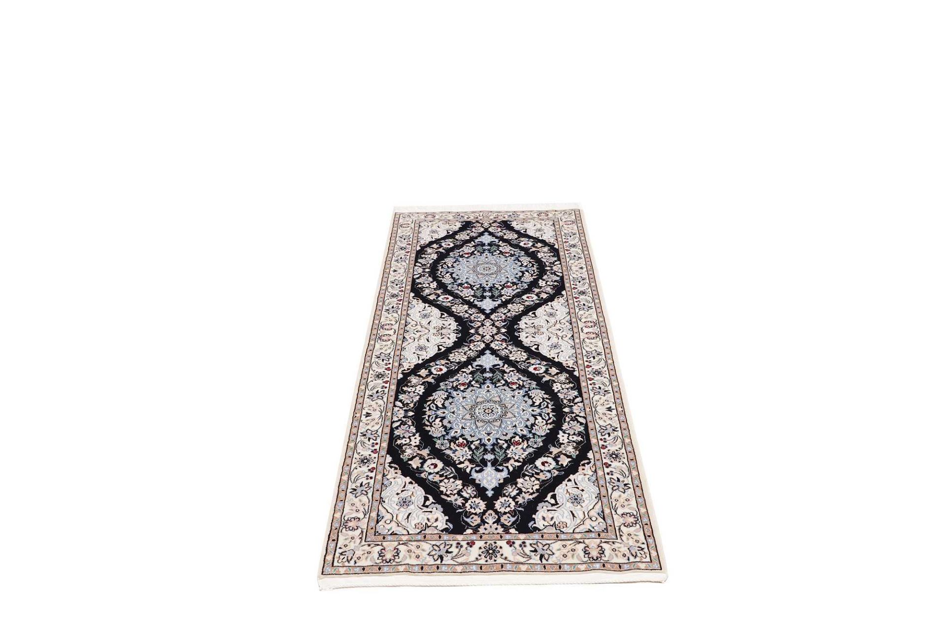 Nain Perserteppich aus Iran, 74 × 174 cm