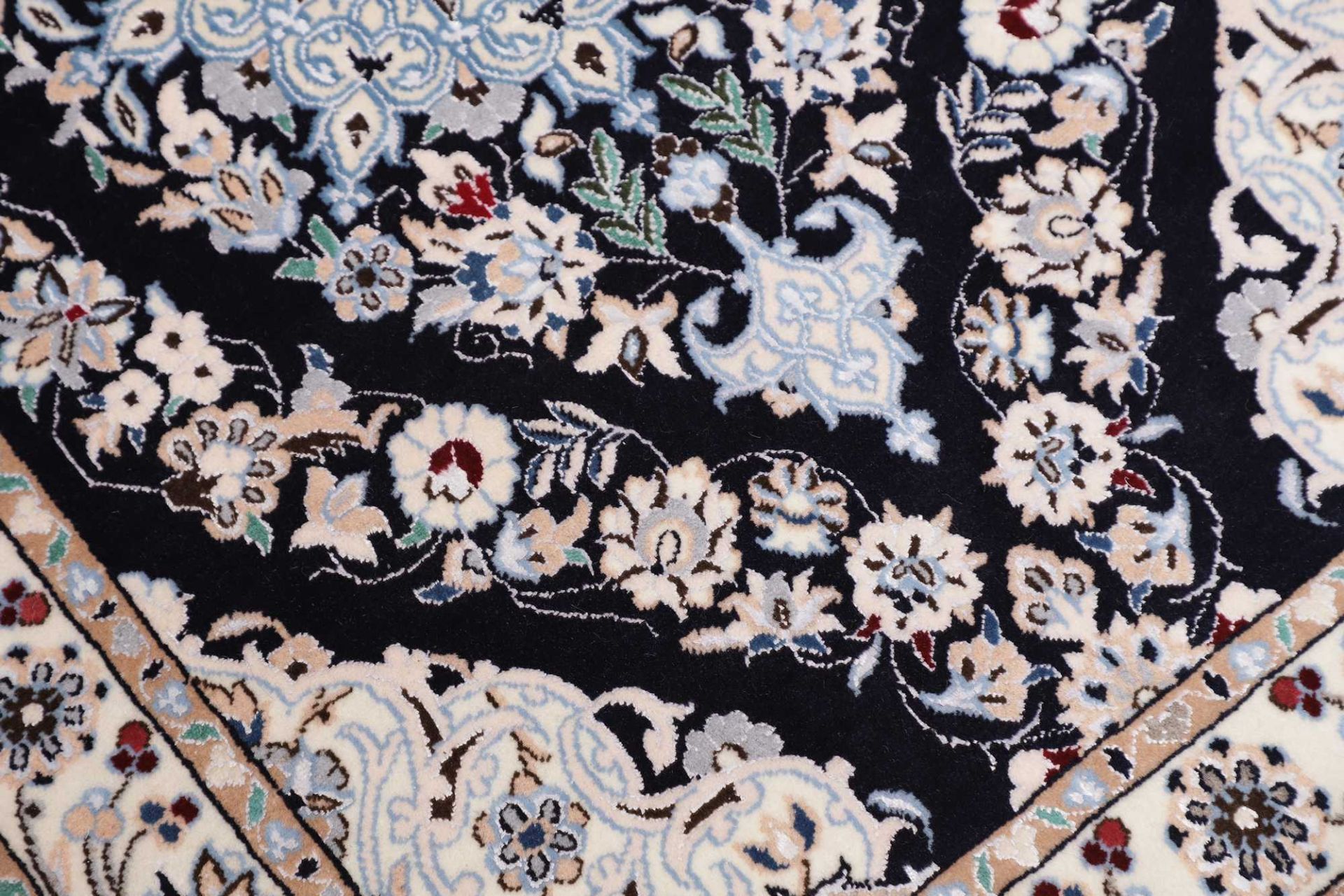 Nain Perserteppich aus Iran, 74 × 174 cm