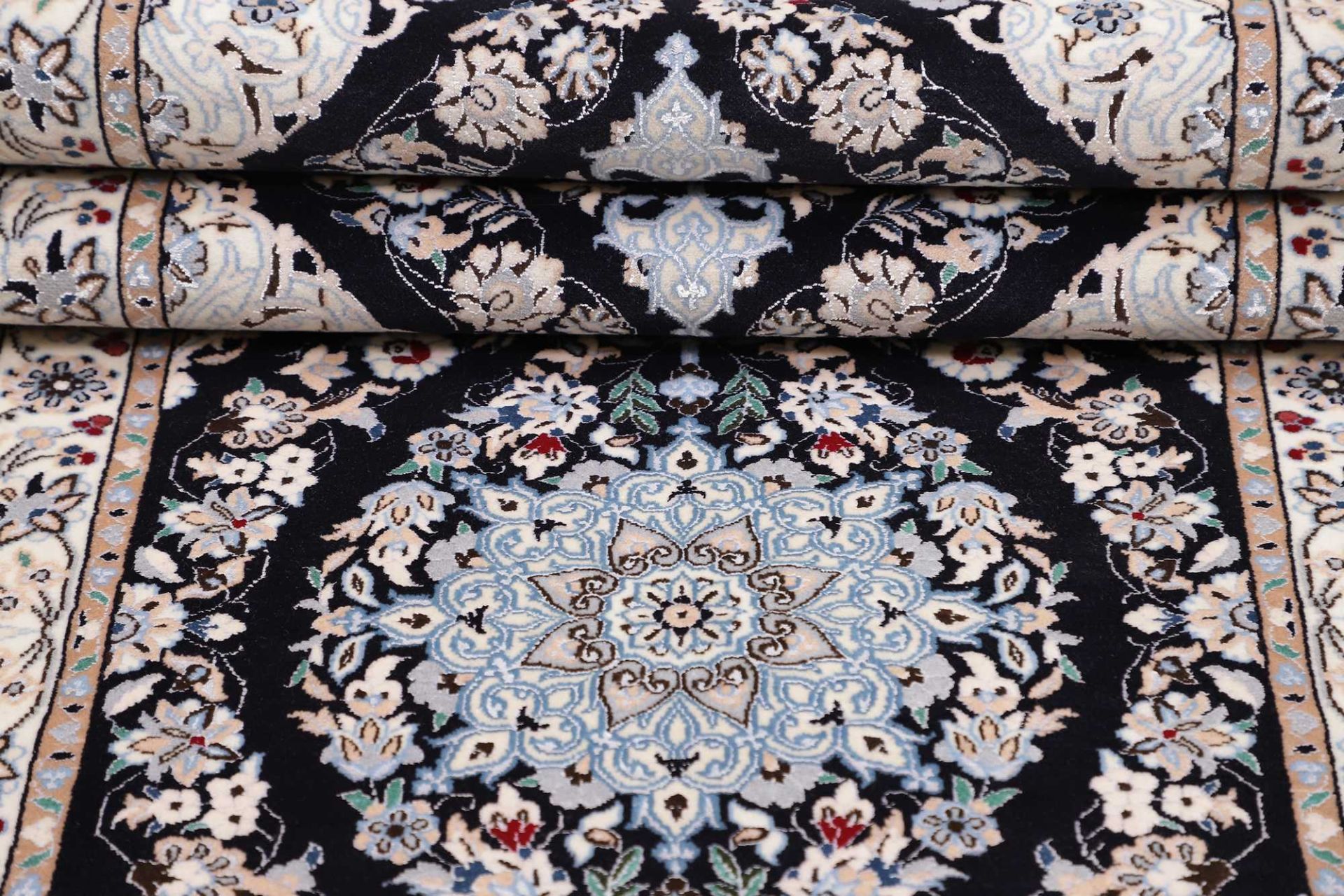 Nain Perserteppich aus Iran, 74 × 174 cm