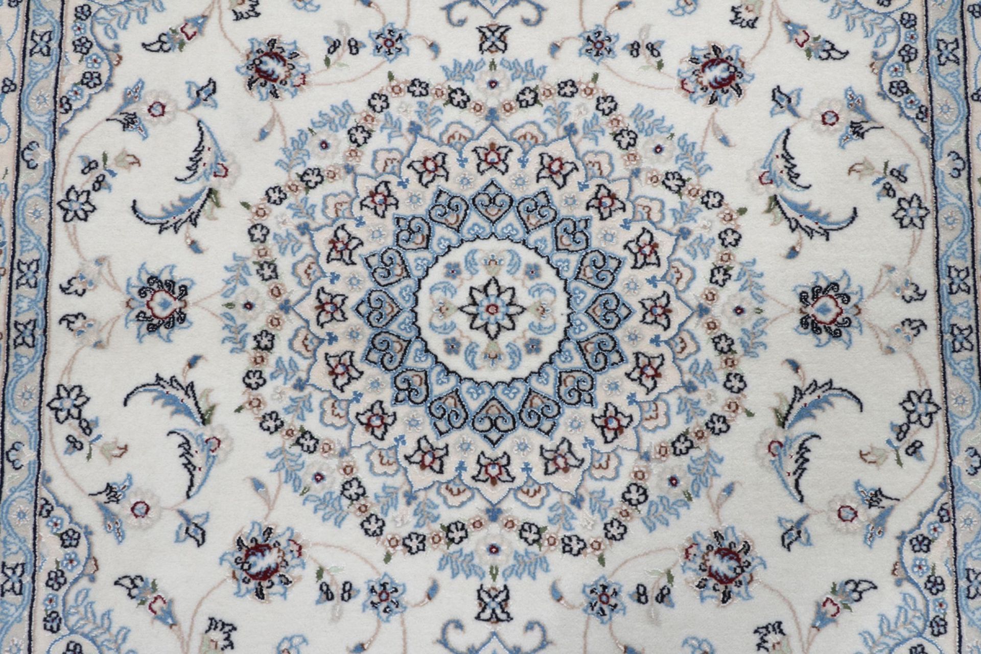 Handgeknüpfter Nain Perserteppich 110 × 156 cm
