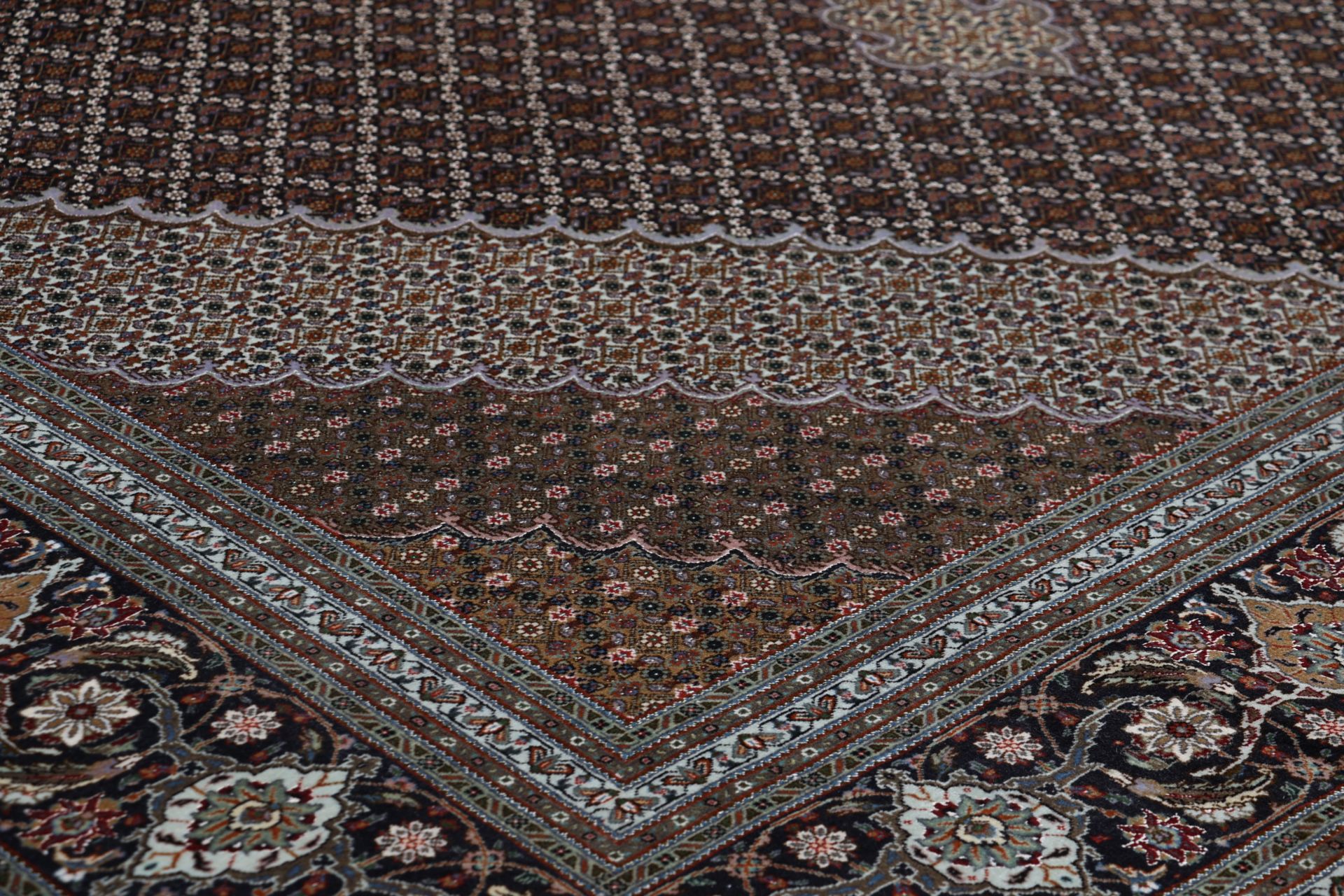 Täbriz Perserteppich aus Iran, 248 × 337 cm