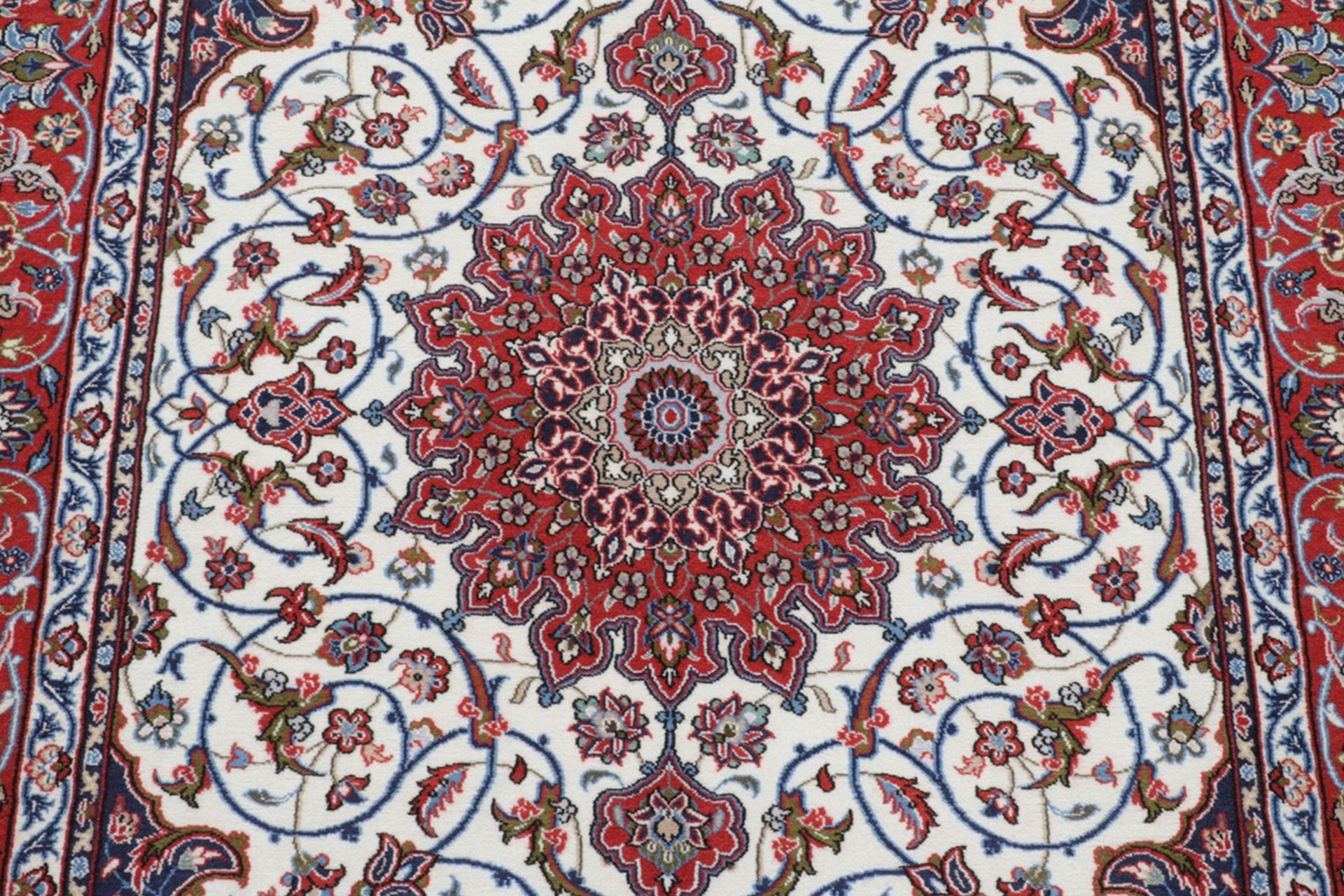 Isfahan Perserteppich aus Iran, 115 × 162 cm