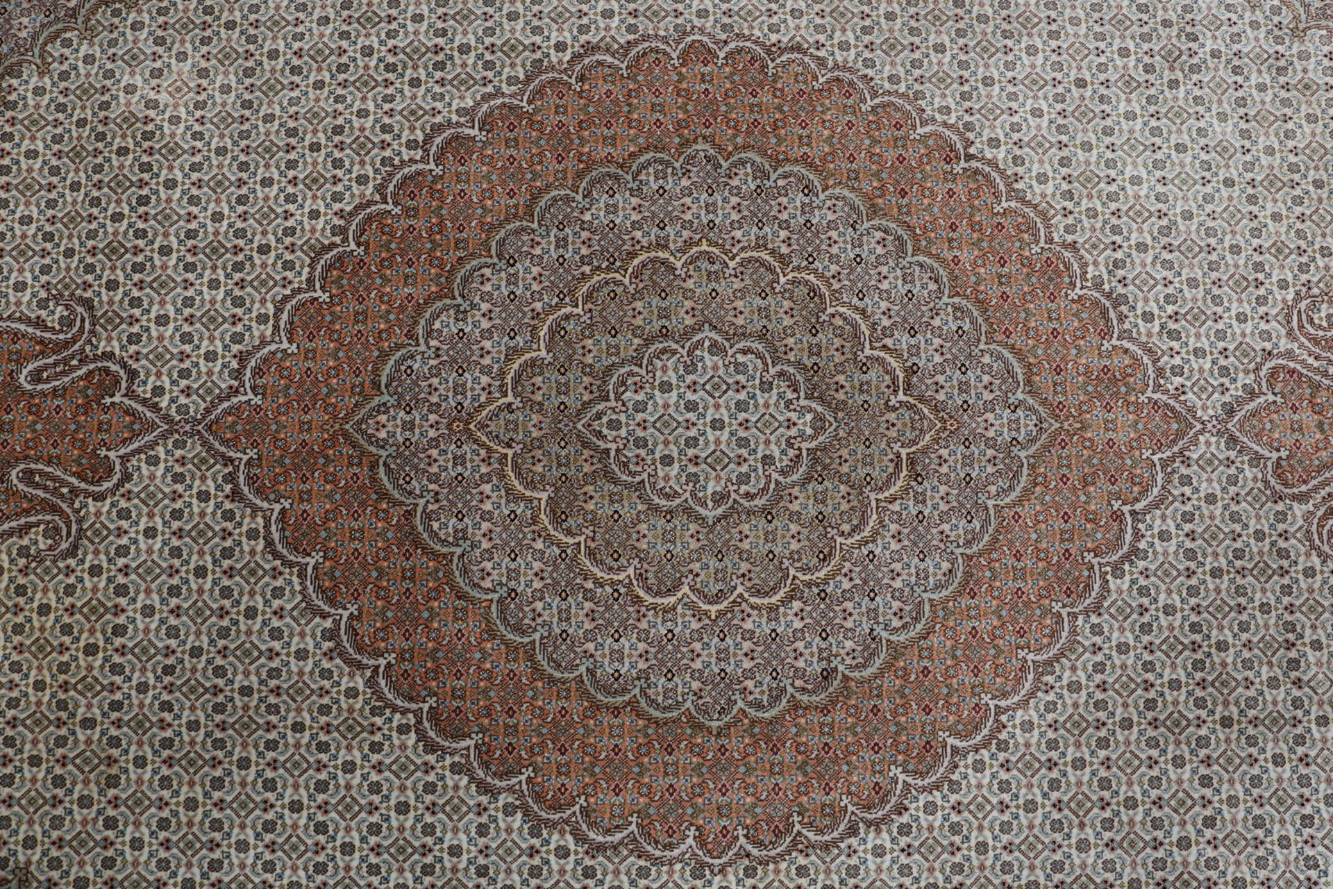 perserteppich-tabriz-255-x-310-cm-schurwolle-seide-handgeknupft-8 Handgeknüpfter Täbriz Perserteppich, 255 × 310 cm, Wolle & Seide