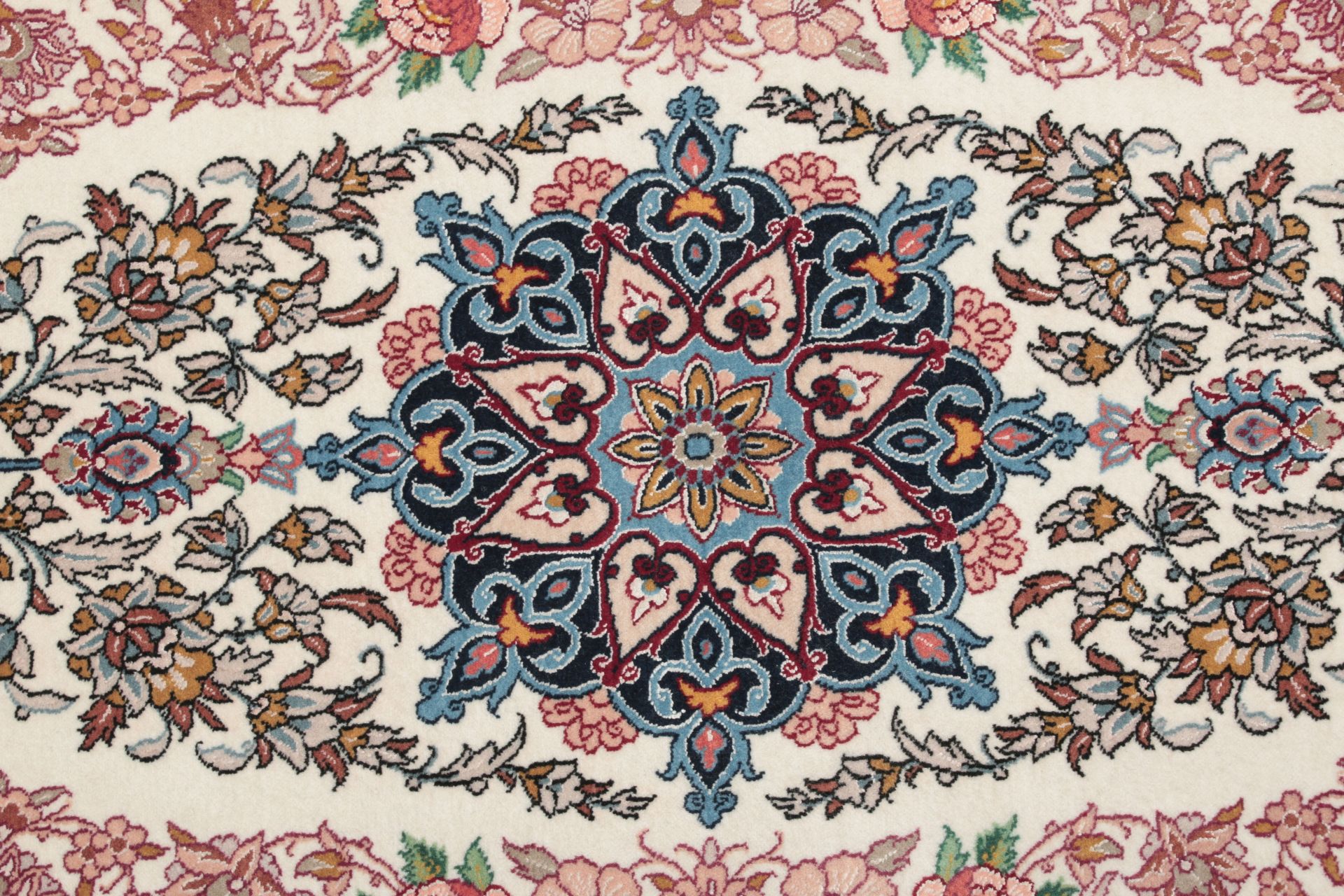 perserteppich-isfahan-58-x-128-cm-schurwolle-seide-handgeknupft-2 Isfahan Perserteppich aus Iran, 58 × 128 cm