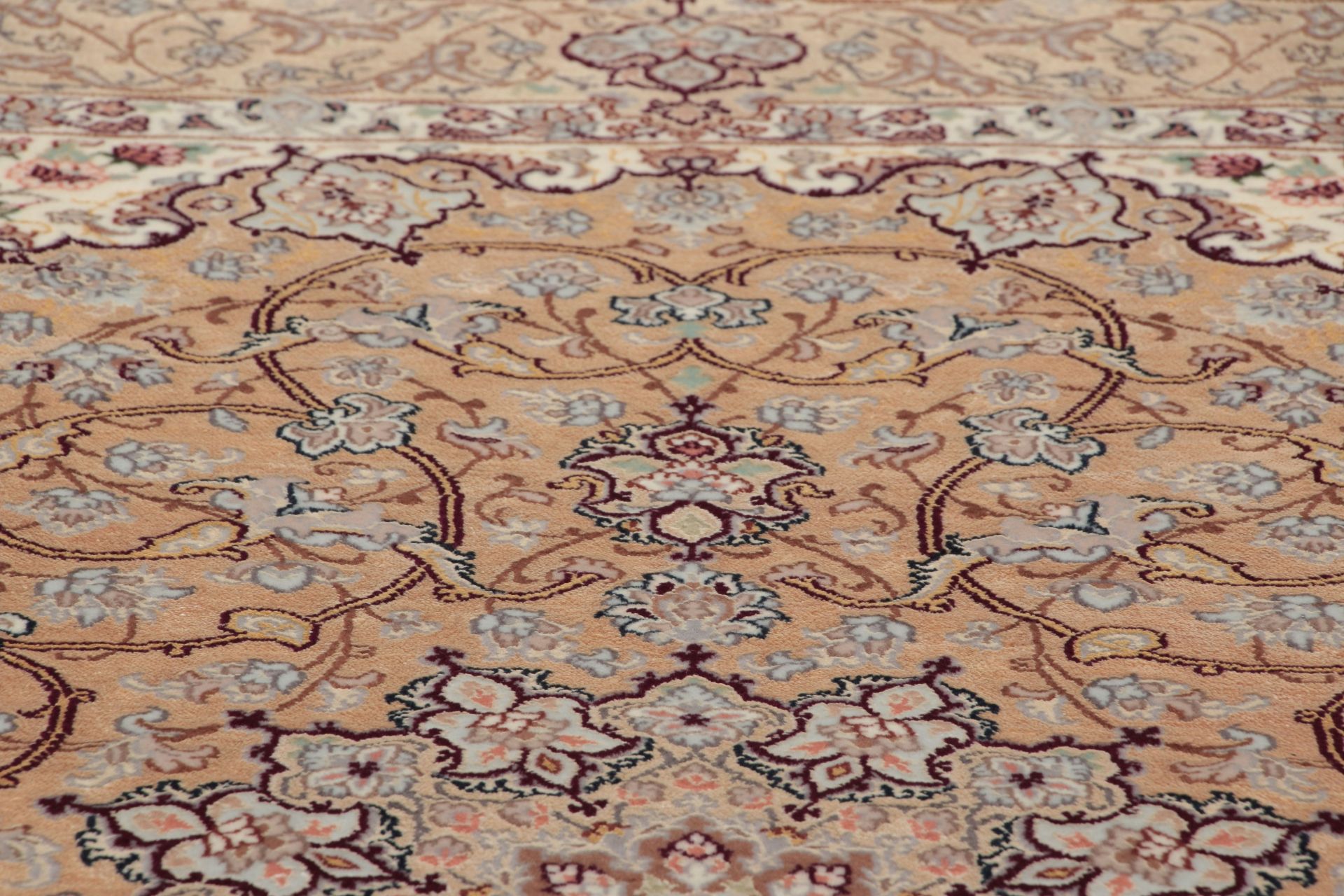 Handgeknüpfter Isfahan Perserteppich 110 × 169 cm