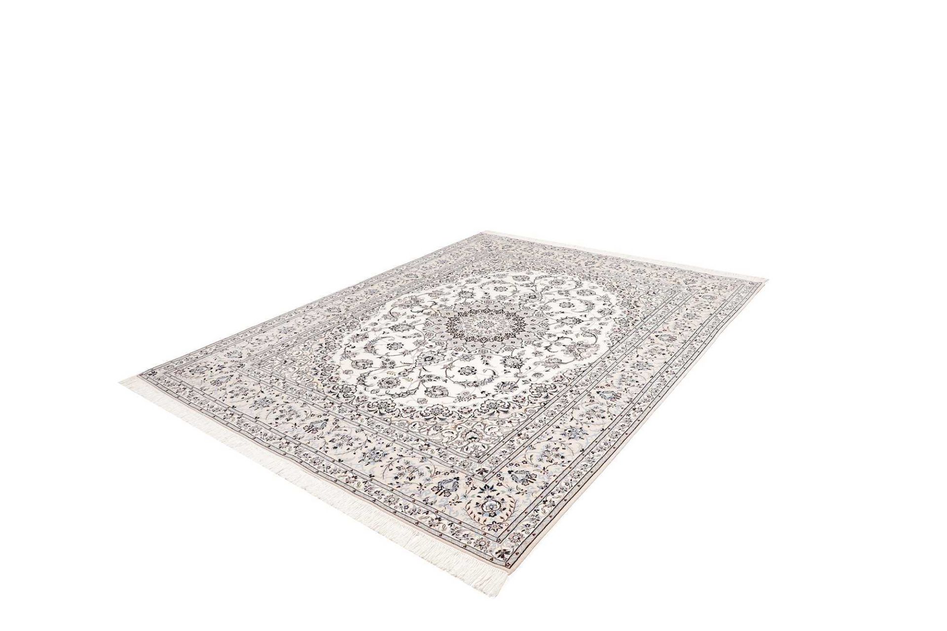 Nain Perserteppich aus Iran, 209 × 265 cm