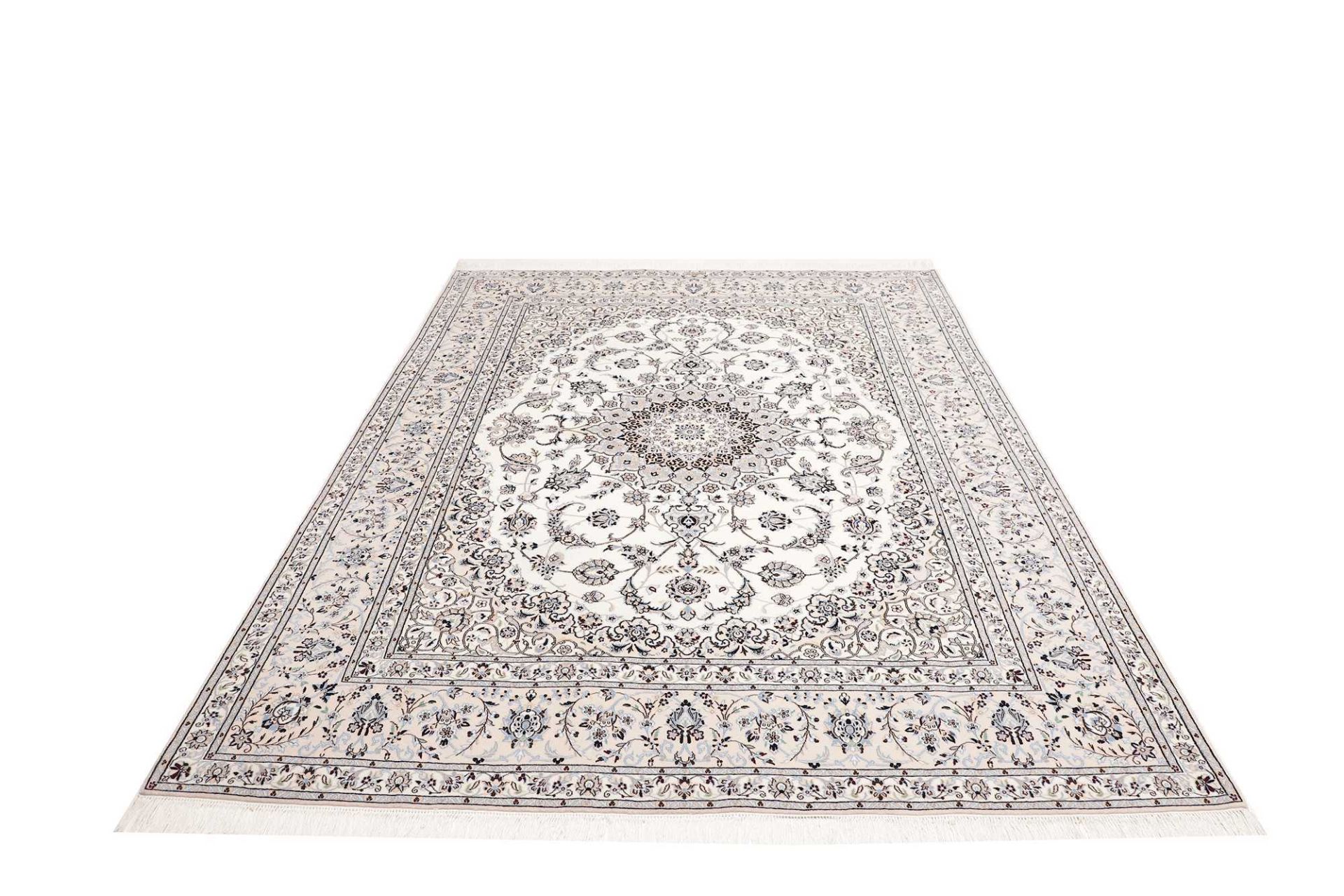 Nain Perserteppich aus Iran, 209 × 265 cm