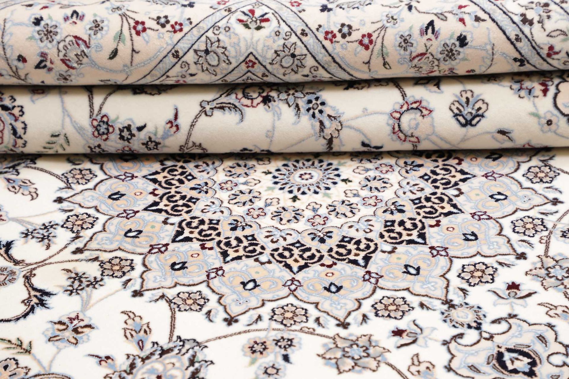 Nain Perserteppich aus Iran, 209 × 265 cm