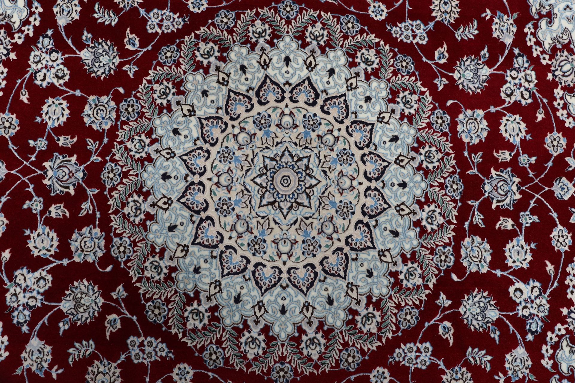 Nain Perserteppich 207 × 220 cm aus Wolle & Seide, handgeknüpft