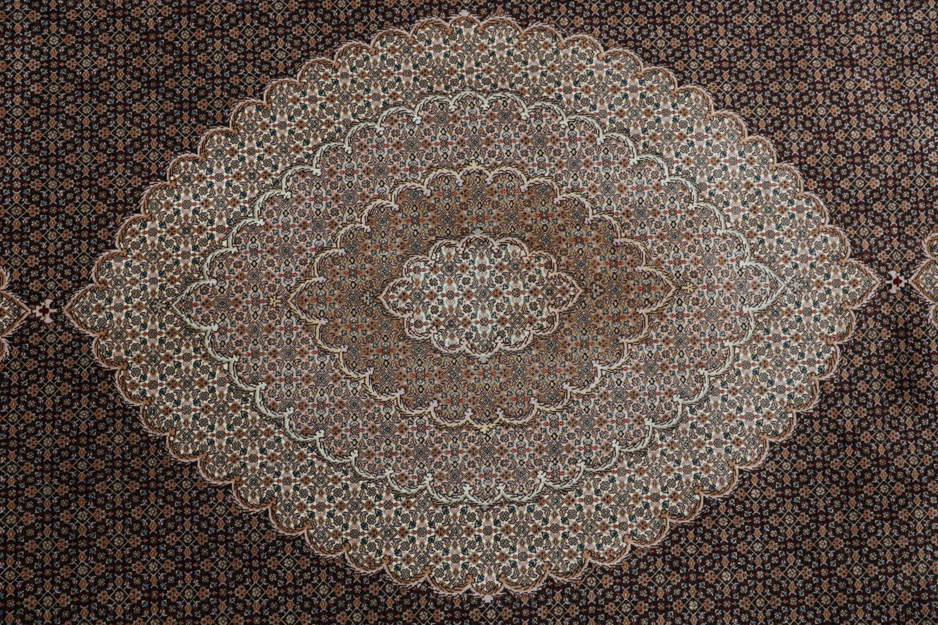 Täbriz Perserteppich aus Iran, 253 × 348 cm