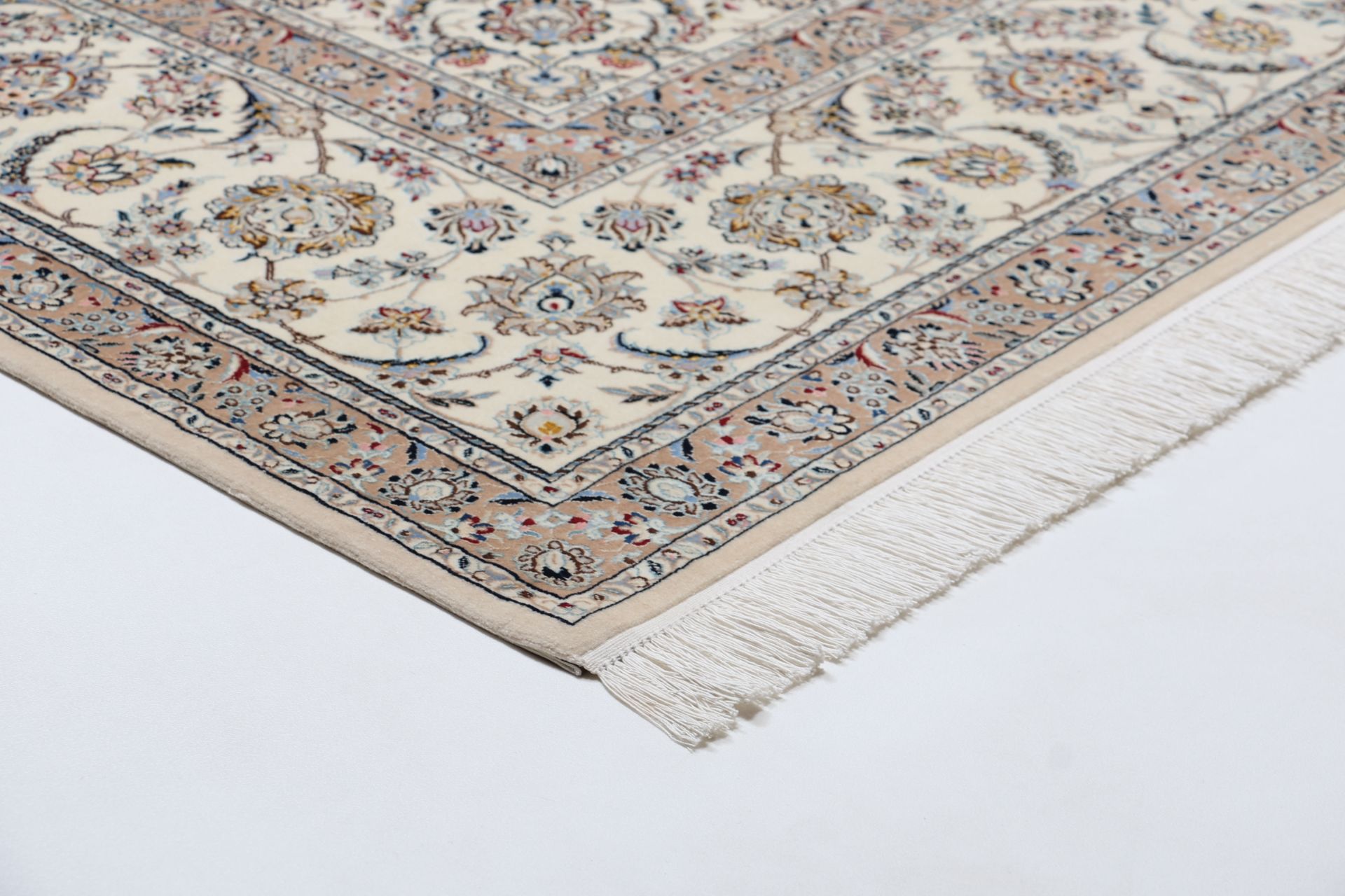 Nain Perserteppich 247 × 341 cm aus Wolle & Seide, handgeknüpft