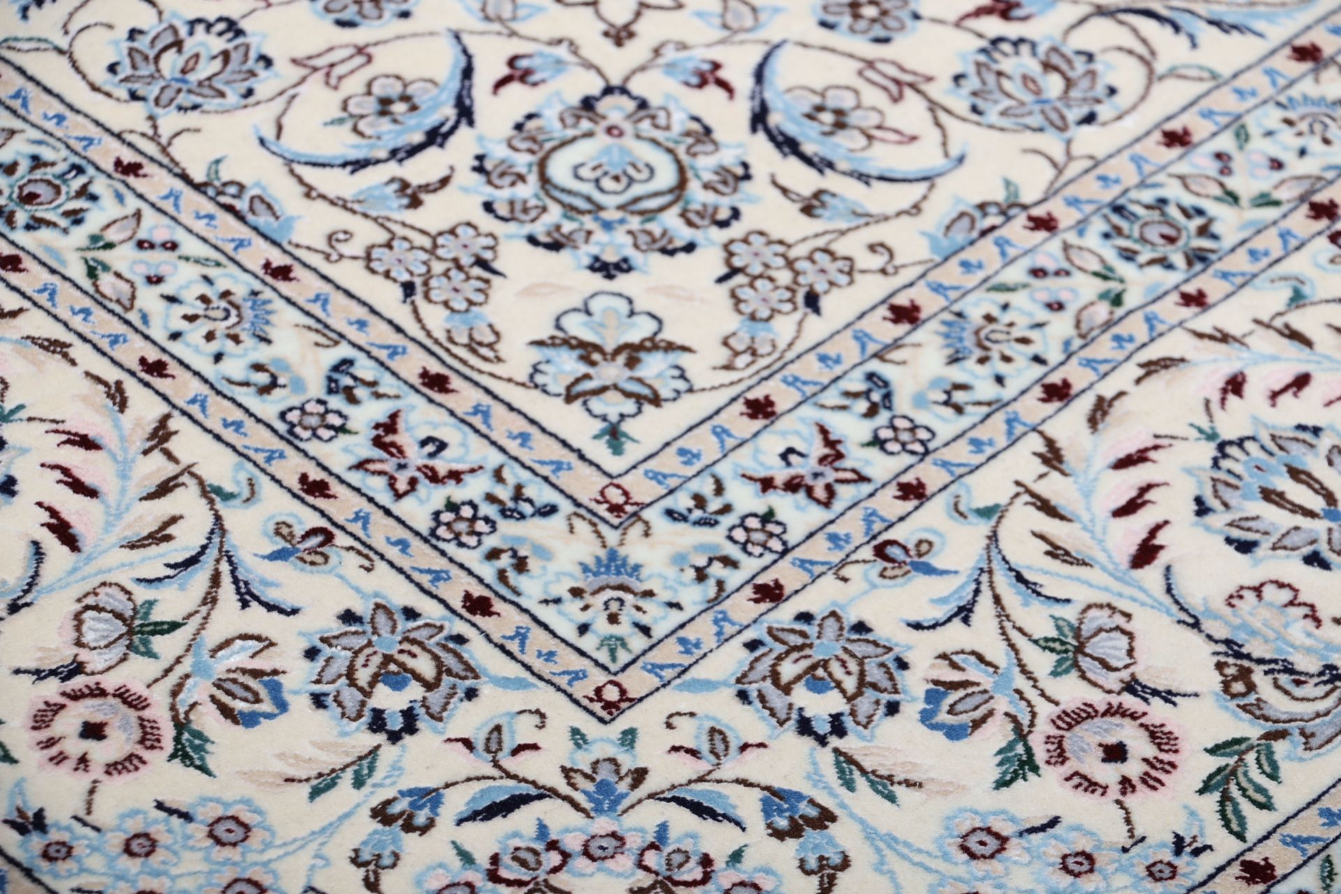 Handgeknüpfter Nain Perserteppich 205 × 208 cm