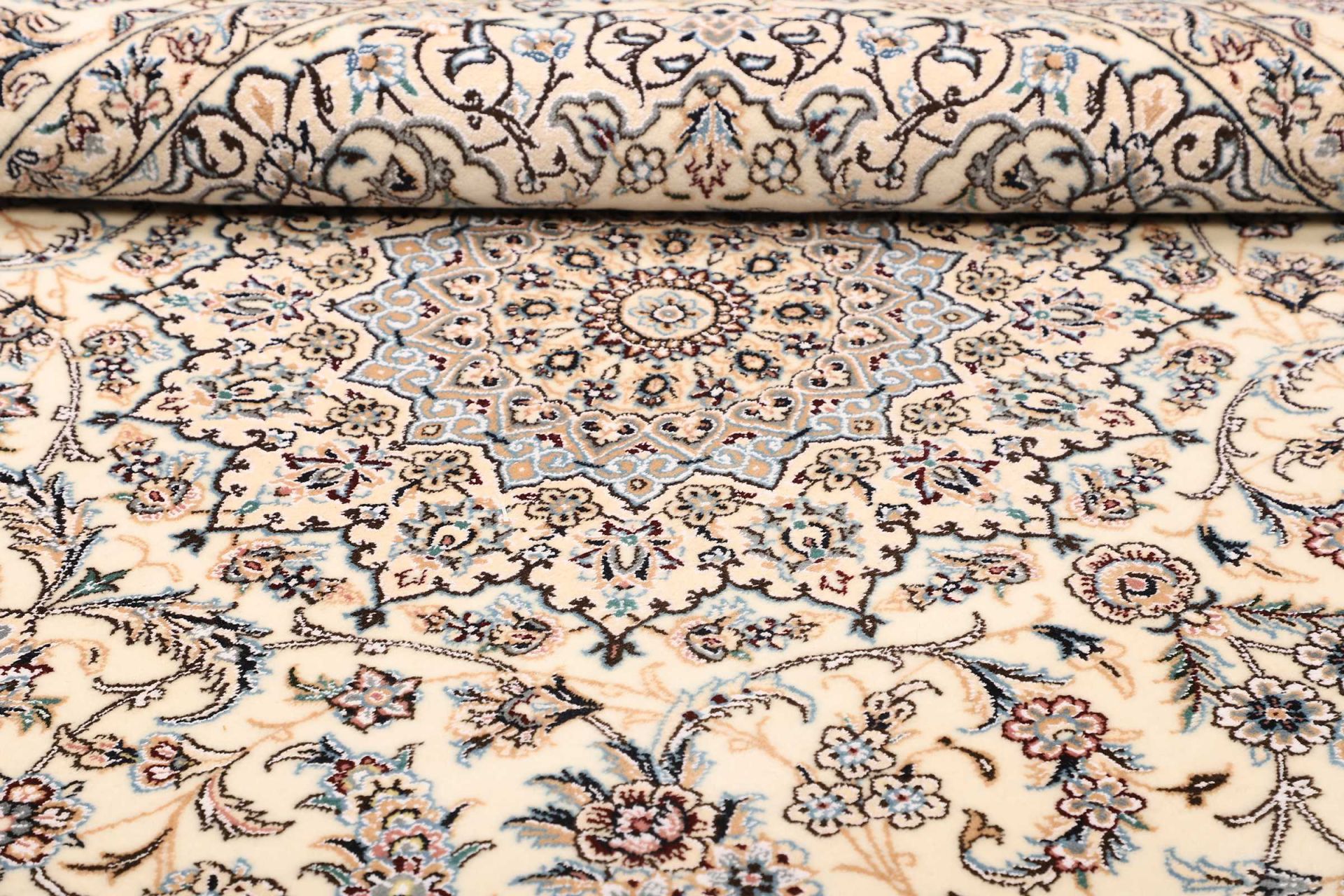 perserteppich-nain-216-x-209-cm-schurwolle-handgeknupft-exklusiv-9 Nain Perserteppich 216 × 209 cm aus Wolle, handgeknüpft