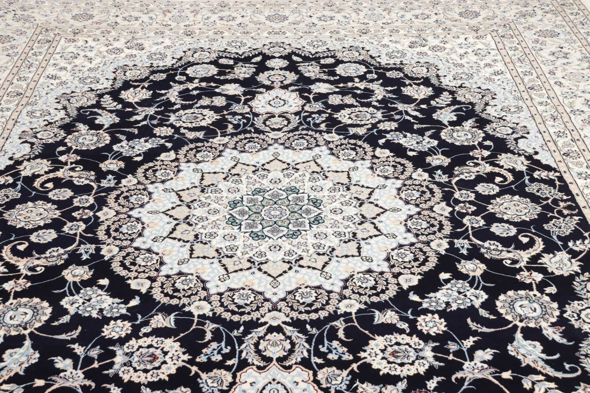 Handgeknüpfter Nain Perserteppich, 254 × 352 cm, Wolle