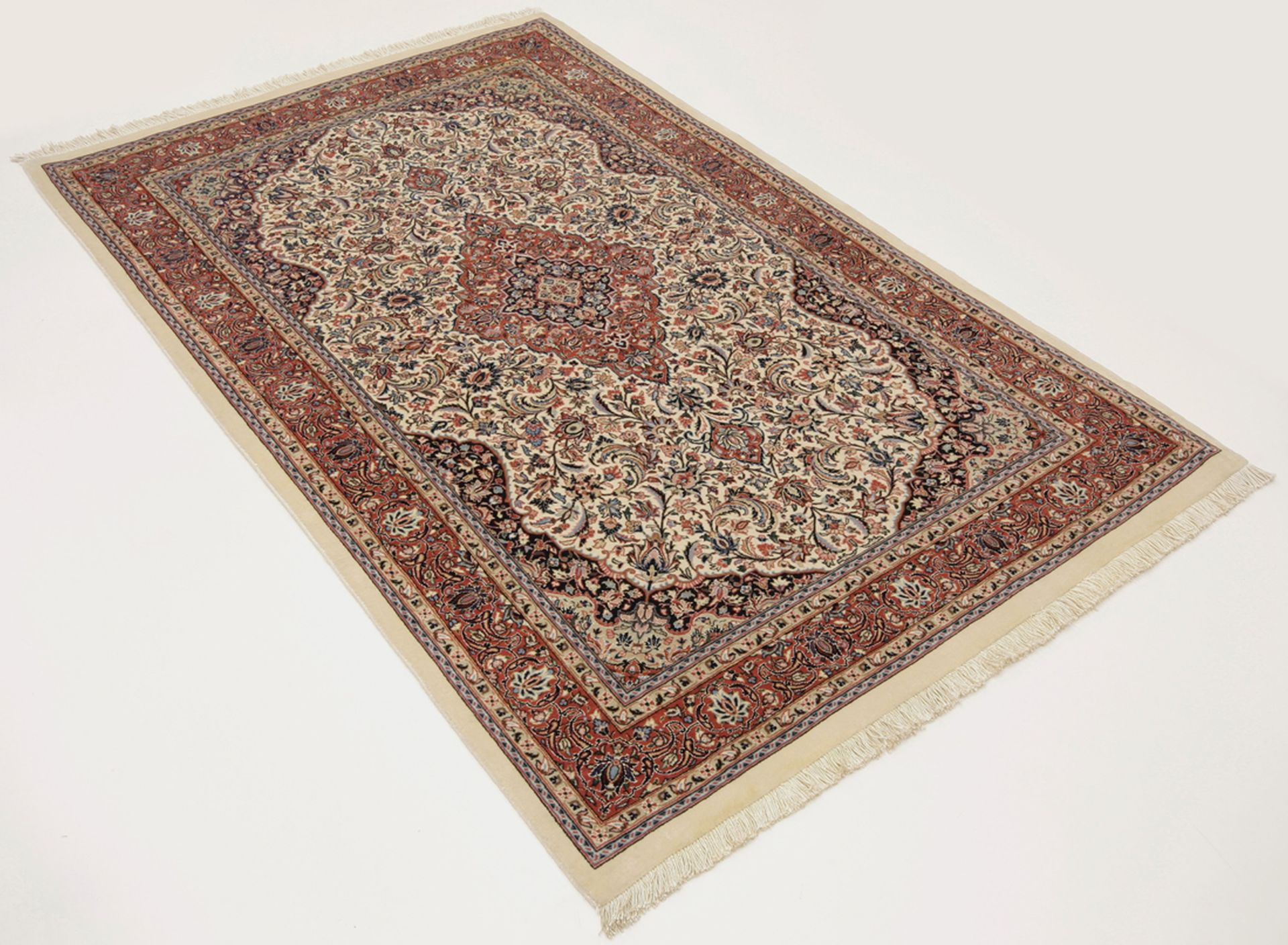 Isfahan Perserteppich aus Iran, 106 × 167 cm