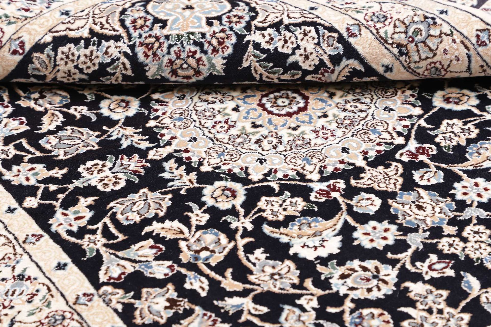 Nain Perserteppich aus Iran, 105 × 146 cm