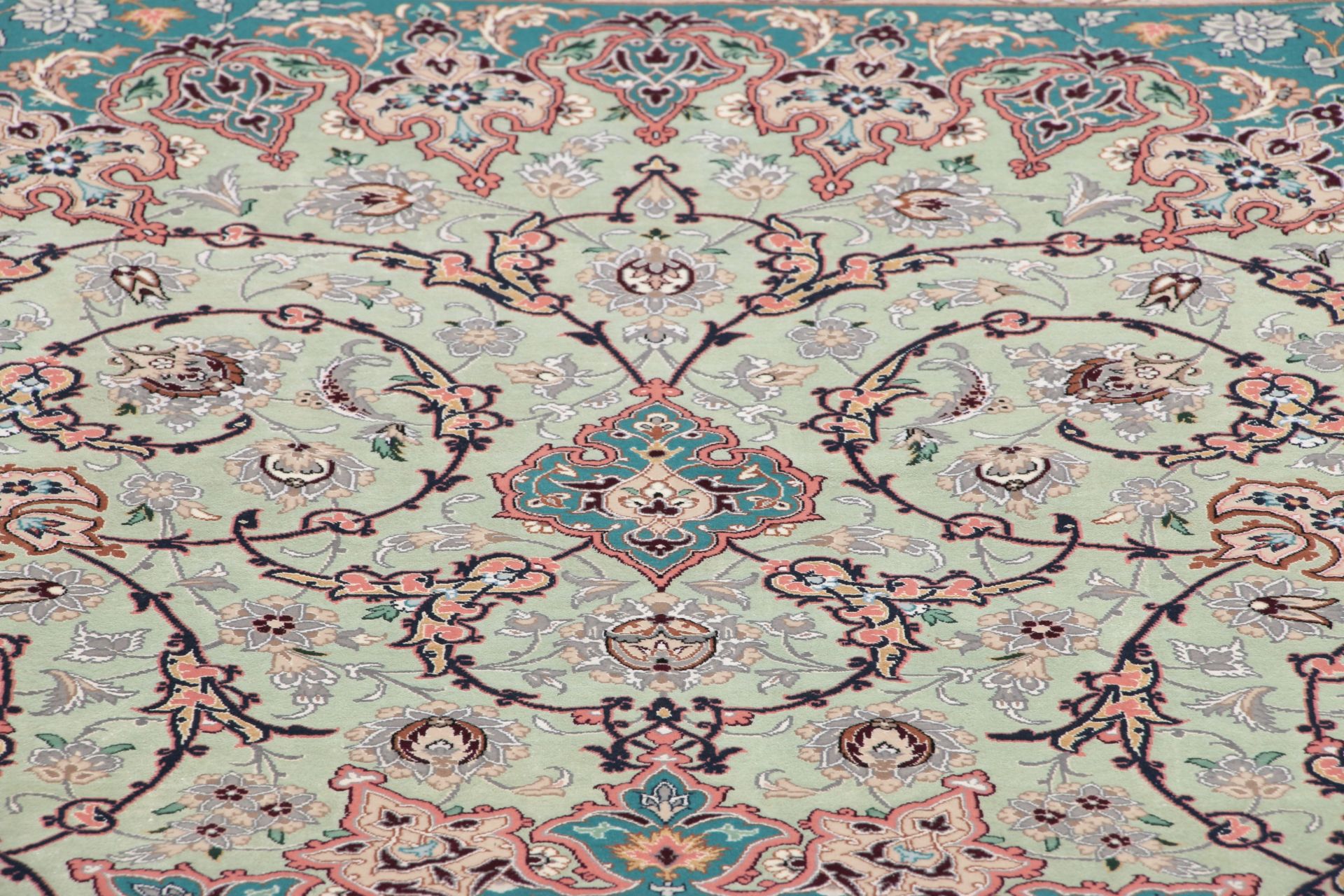 Isfahan Perserteppich 207 × 325 cm aus Wolle & Seide, handgeknüpft