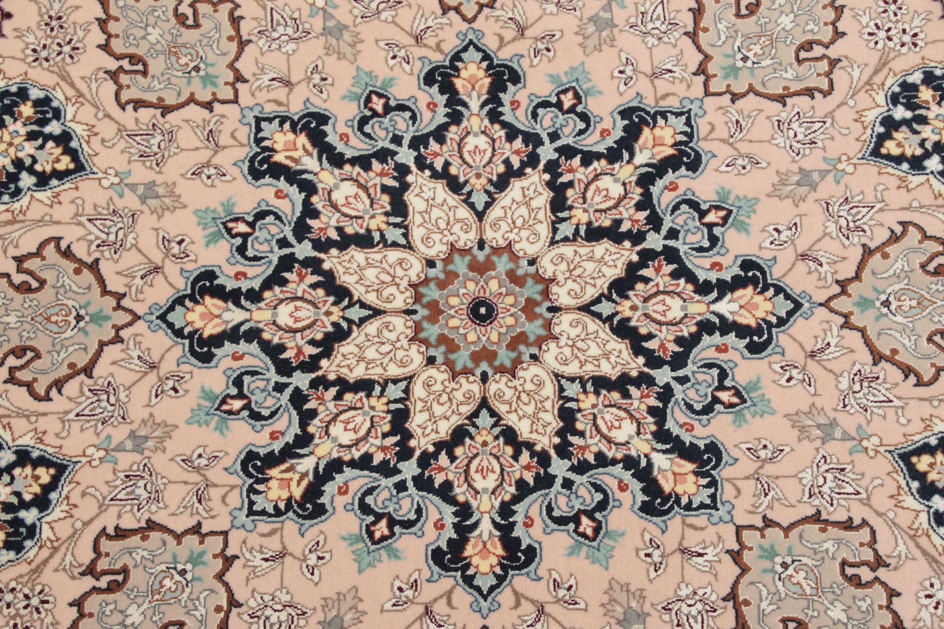 Handgeknüpfter Isfahan Perserteppich, 133 × 210 cm, Wolle & Seide