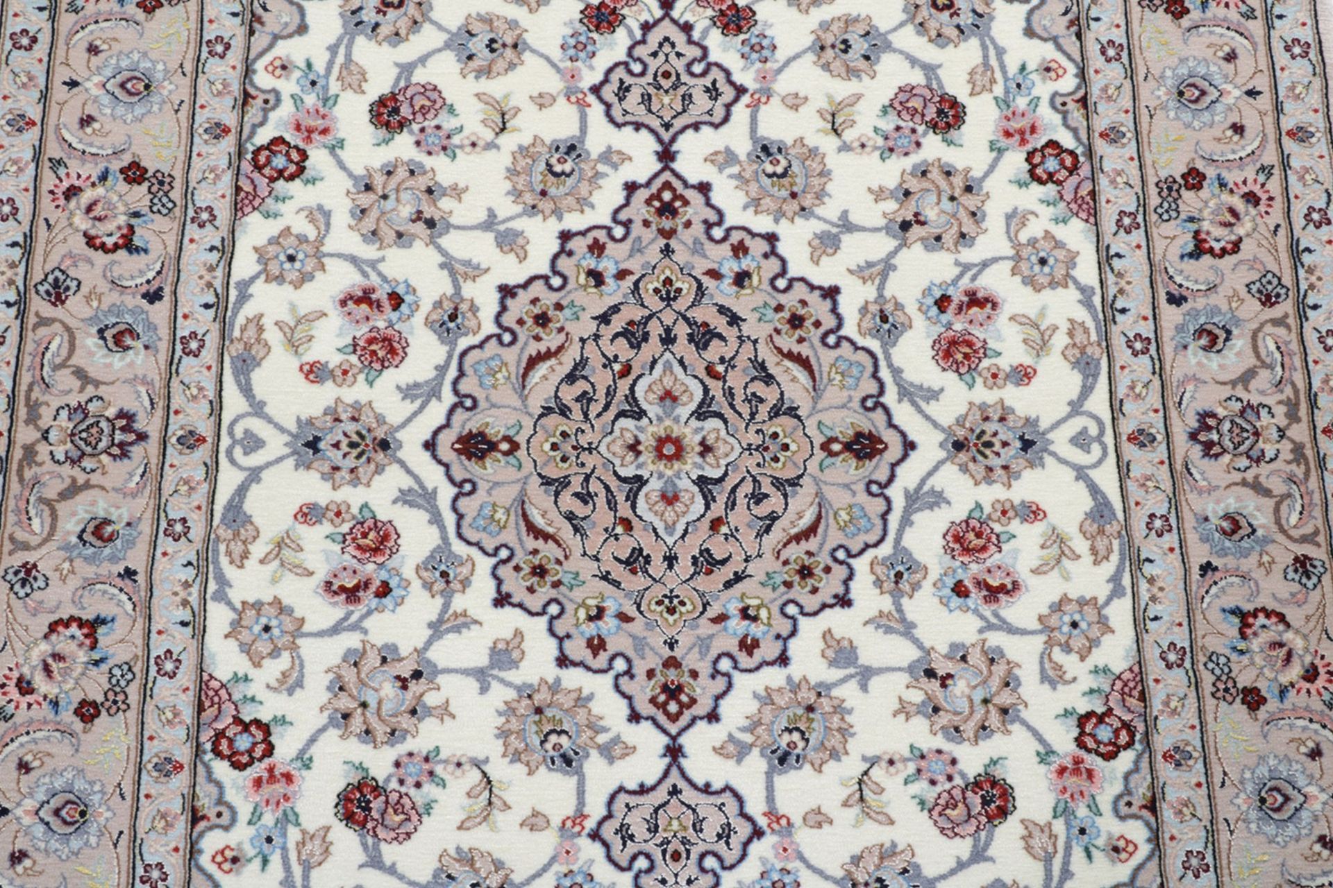 Handgeknüpfter Isfahan Perserteppich, 105 × 170 cm, Wolle & Seide