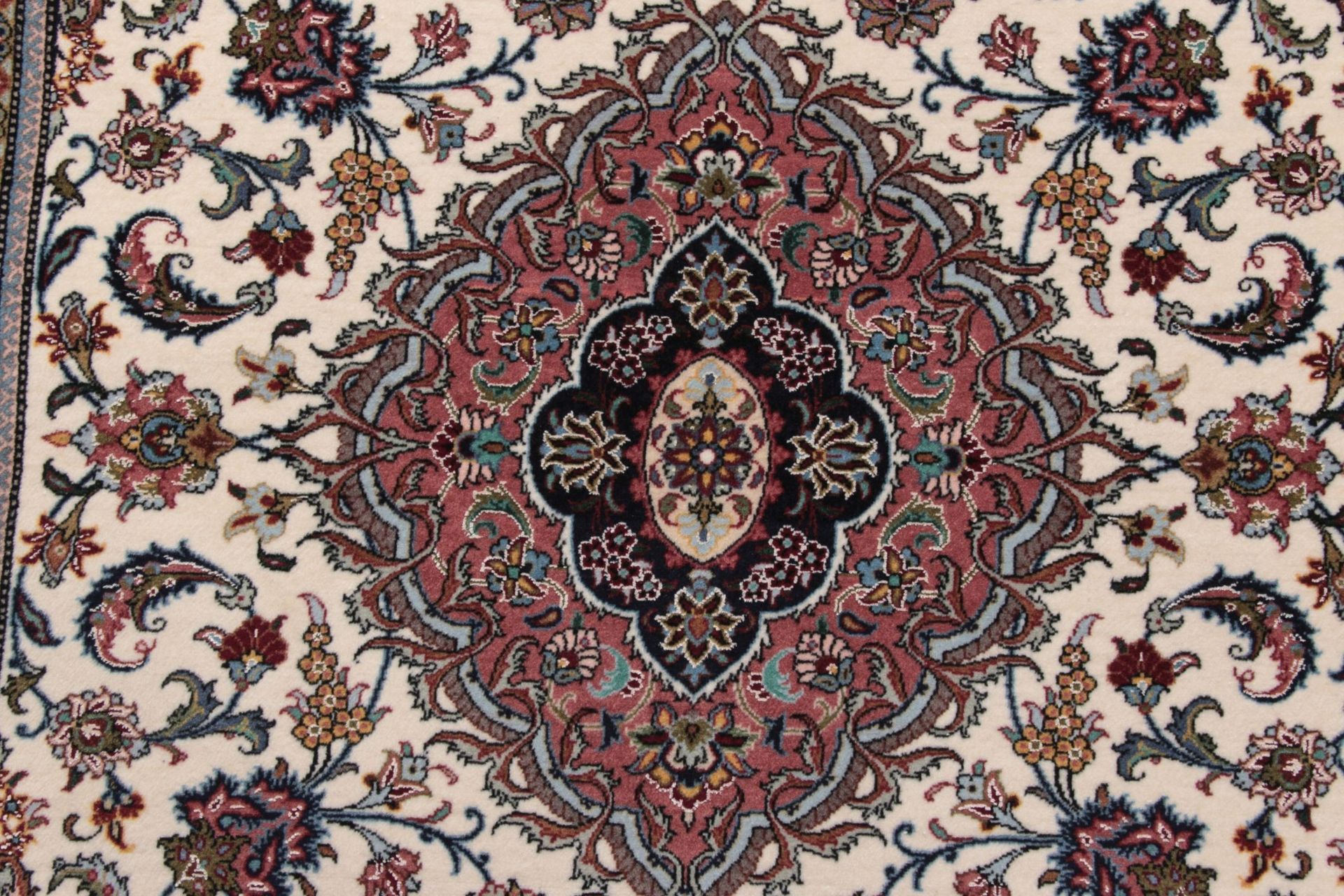 Isfahan Perserteppich aus Iran, 105 × 165 cm